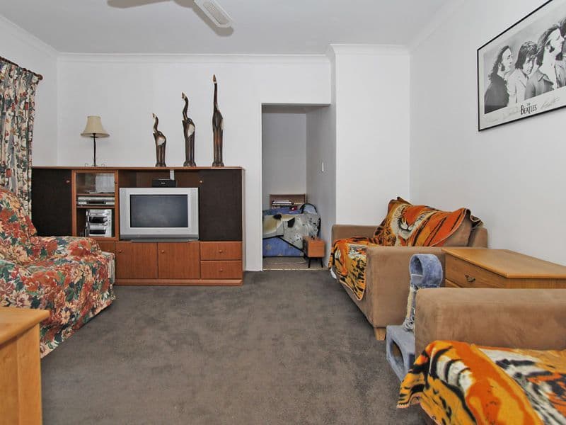 32 Mammoth Court, BALLAJURA WA 6066, Ballajura - Thumbnail 4