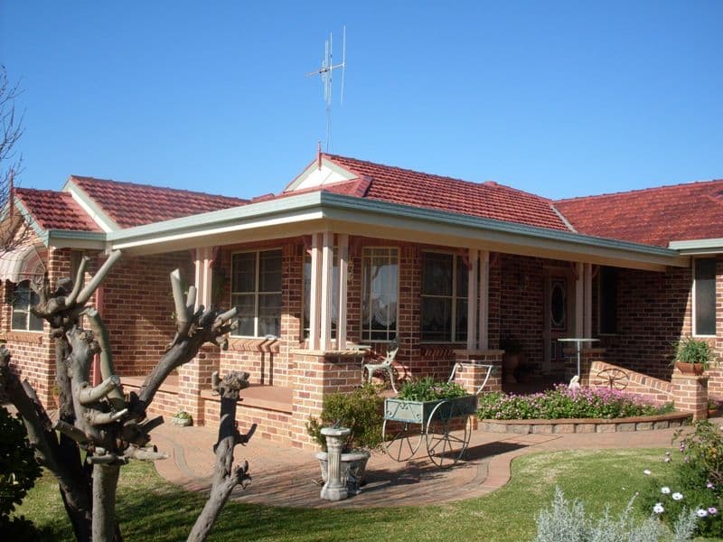 3 Flinders Street, PARKES NSW 2870, Parkes - Image 1