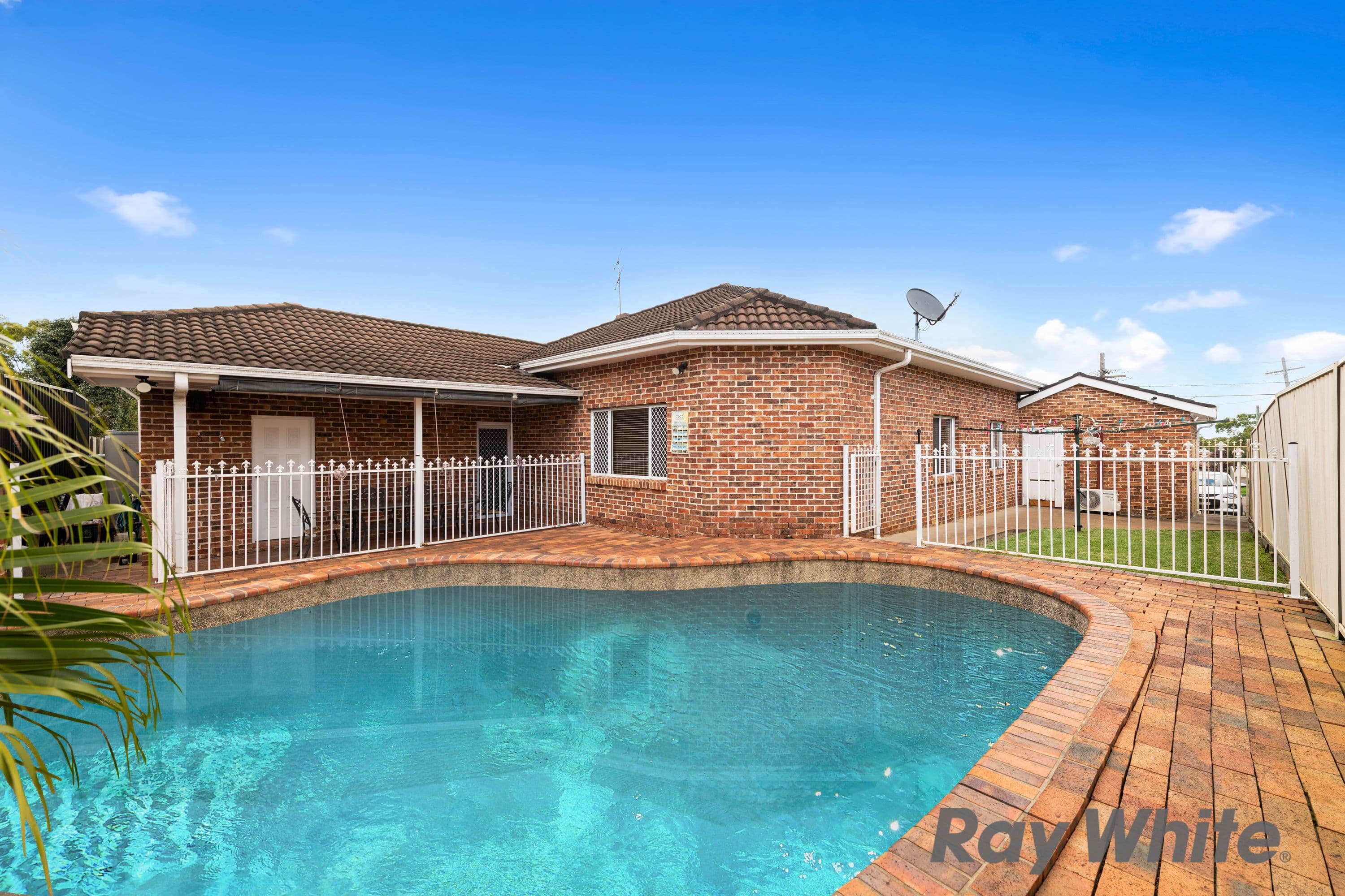 14 Daisy Street, Roselands NSW 2196, Roselands - Thumbnail 2