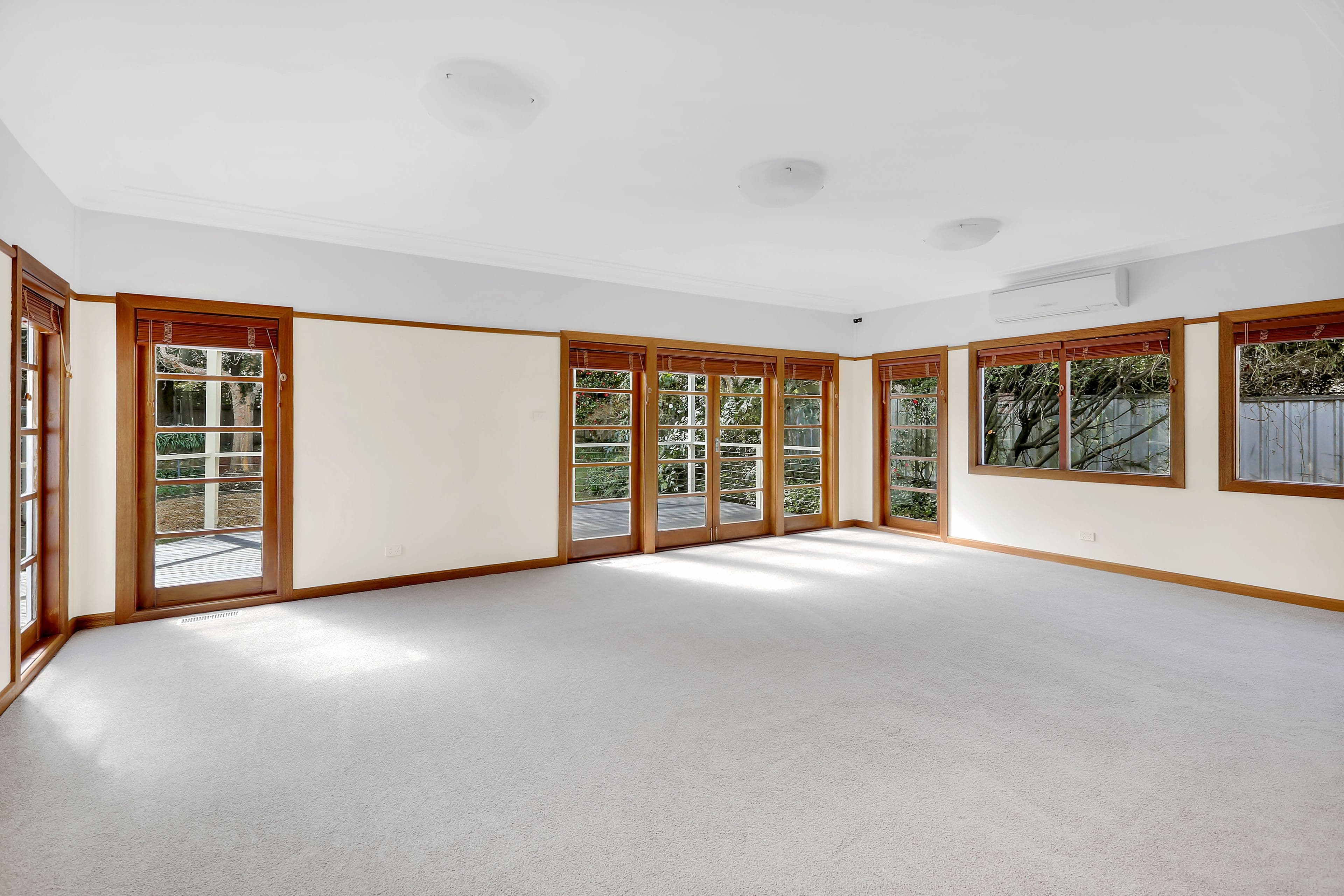 54 Hat Hill Road, Blackheath - Thumbnail 2