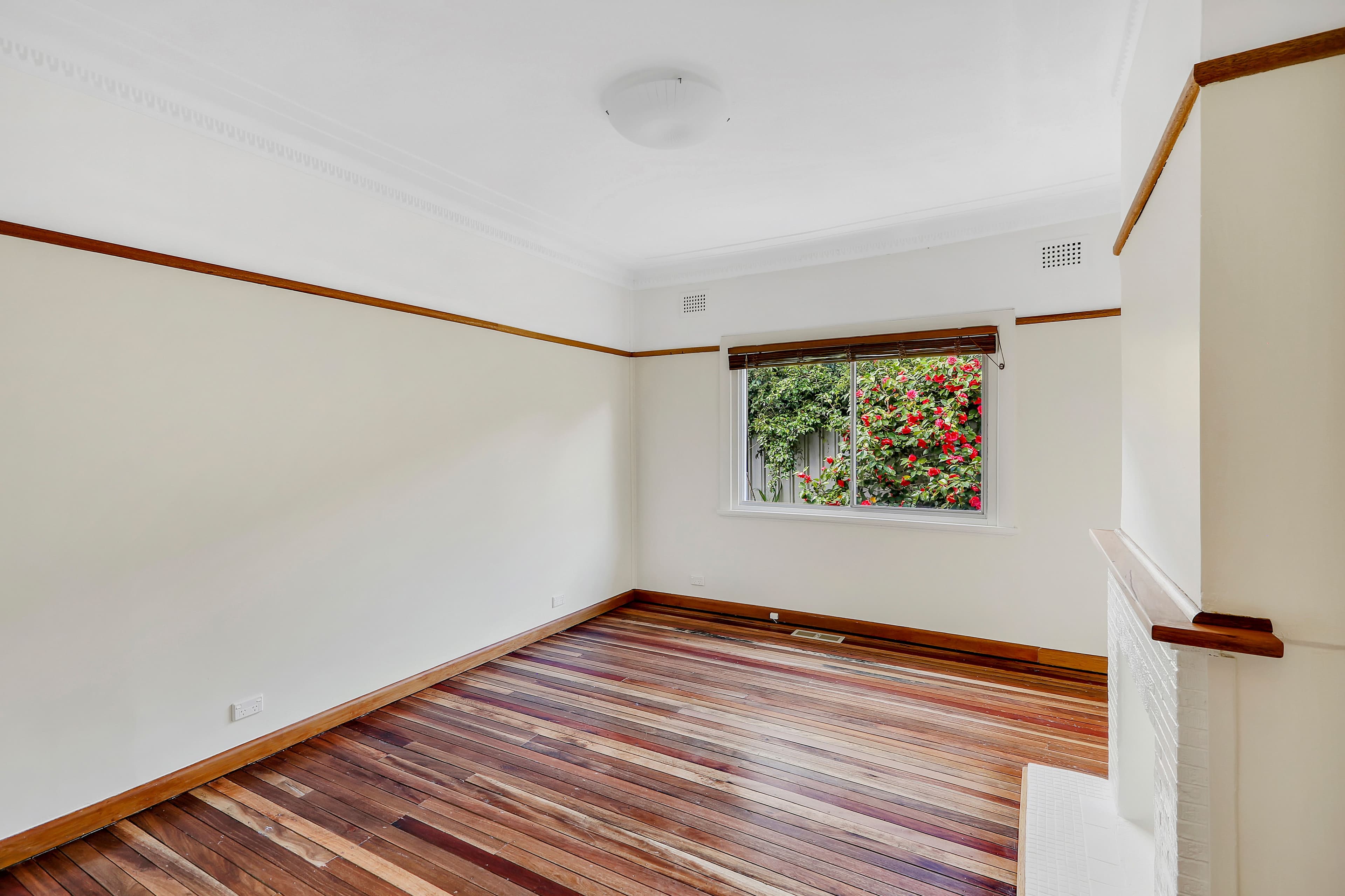 54 Hat Hill Road, Blackheath - Thumbnail 3