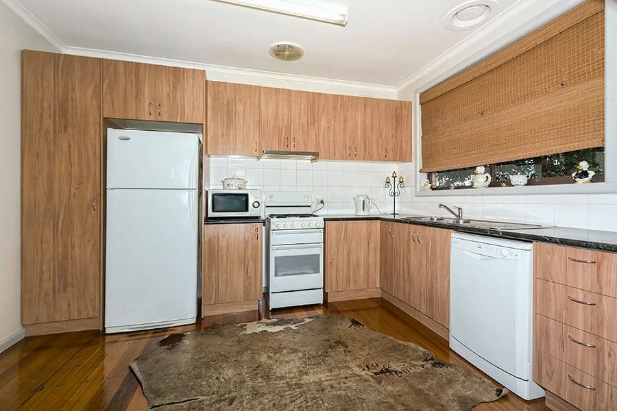 6 Teal Court, MELTON VIC 3337, Melton - Thumbnail 2
