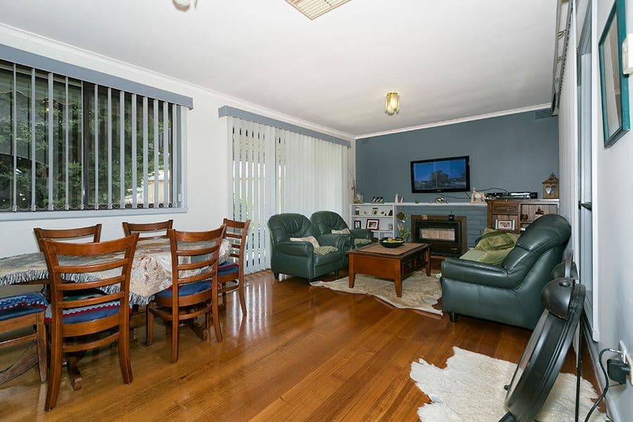 6 Teal Court, MELTON VIC 3337, Melton - Thumbnail 3