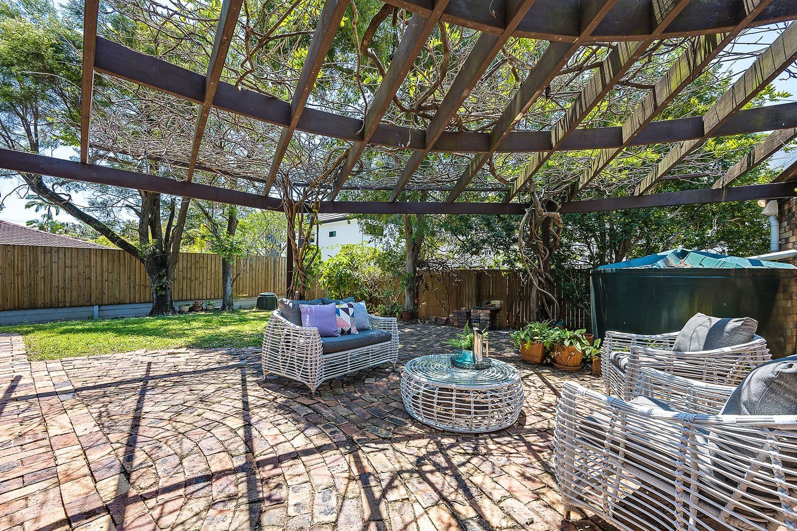 3 Roxburgh Street, Kenmore QLD 4069, Kenmore - Thumbnail 2
