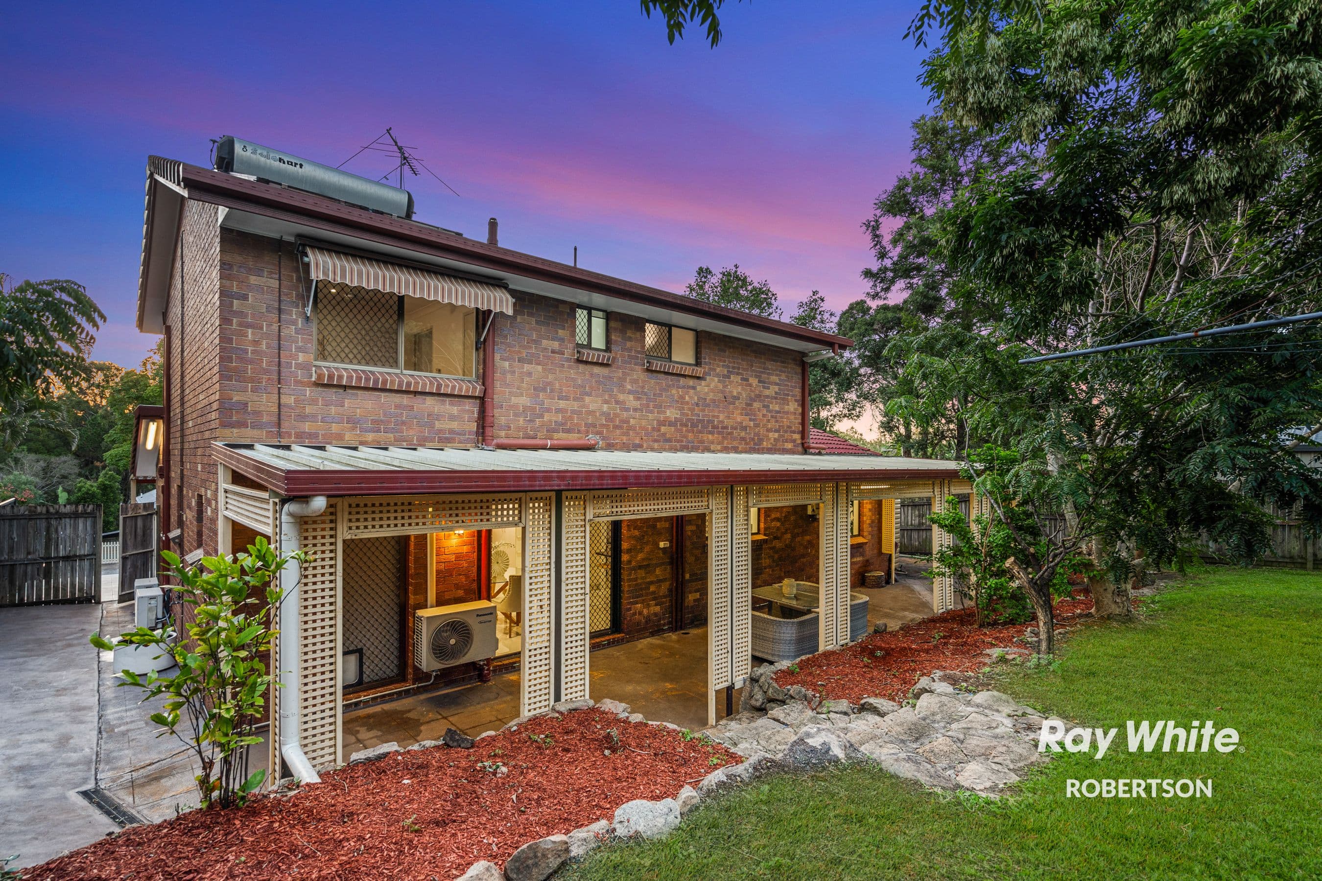 11 Gwandalan Street, Eight Mile Plains QLD 4113, Eight Mile Plains - Thumbnail 2