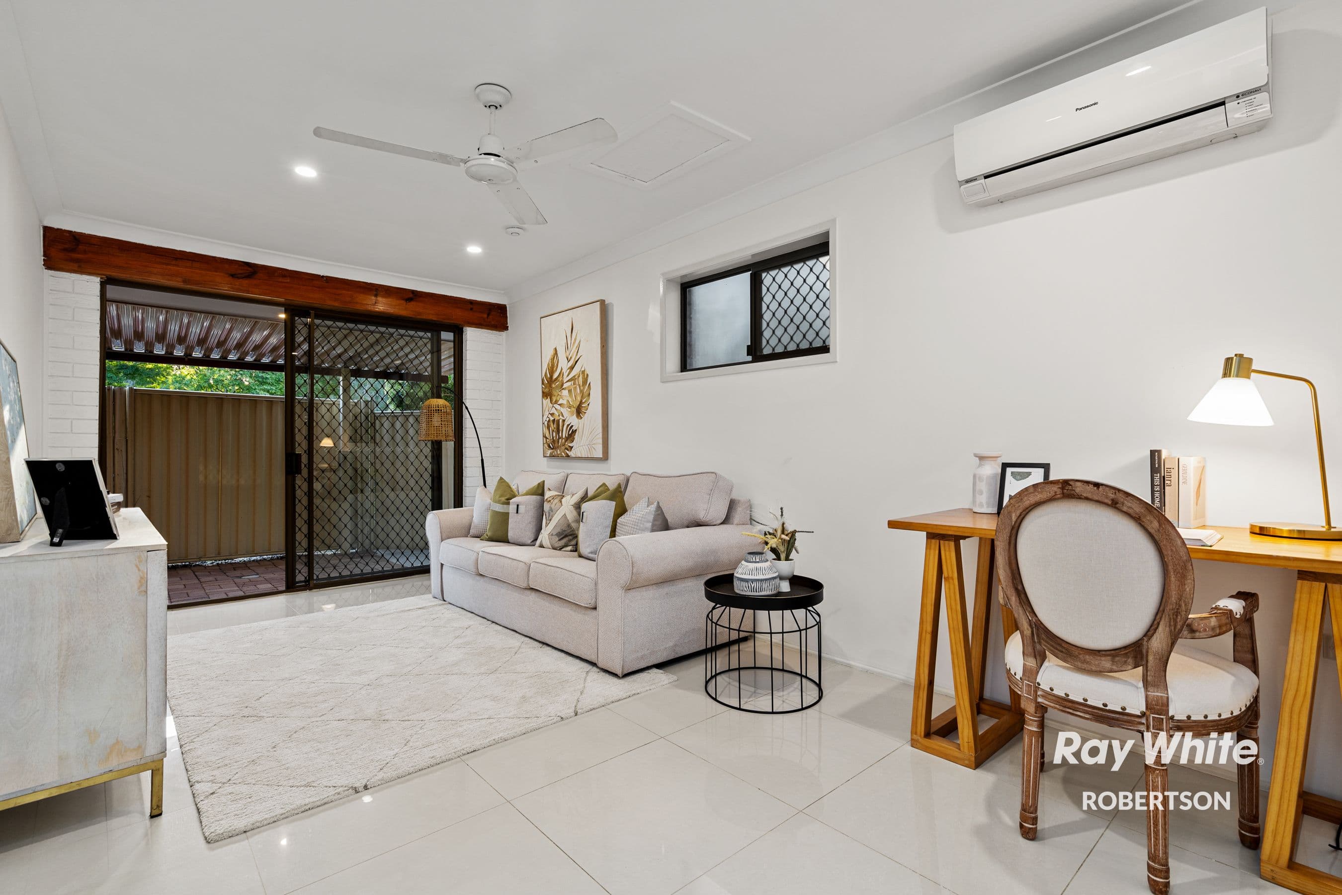 11 Gwandalan Street, Eight Mile Plains QLD 4113, Eight Mile Plains - Thumbnail 8
