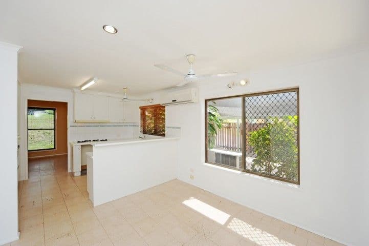 42 Gretel Drive, CLINTON QLD 4680, Clinton - Thumbnail 5