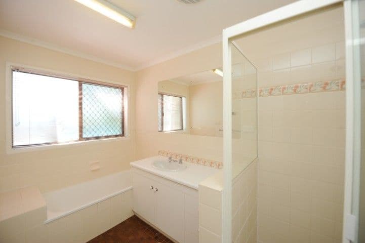 42 Gretel Drive, CLINTON QLD 4680, Clinton - Thumbnail 7
