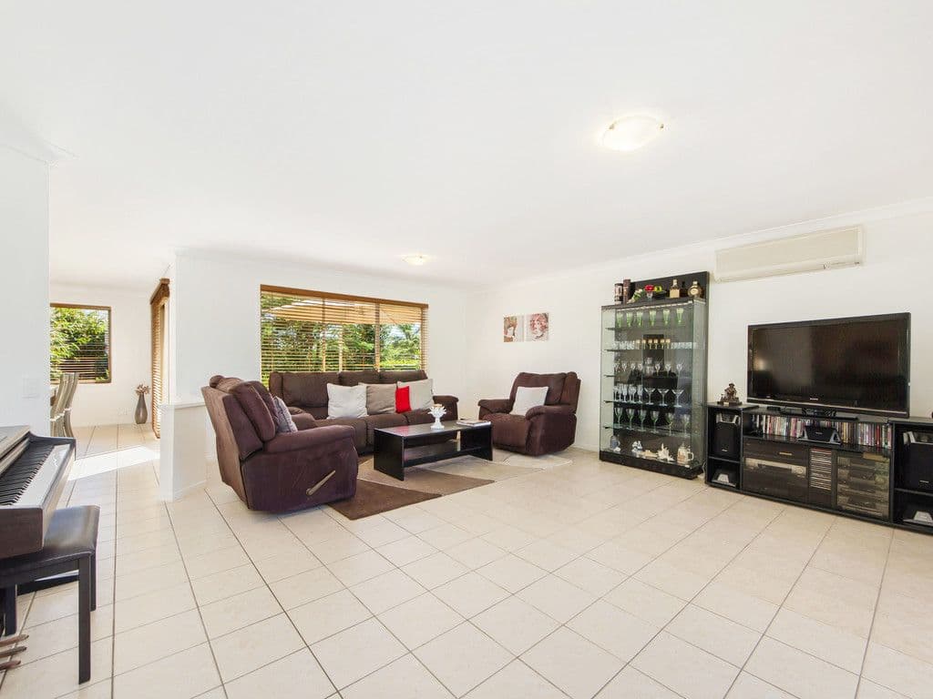 18 Pineneedle Court, Oxenford QLD 4210, Oxenford - Thumbnail 7