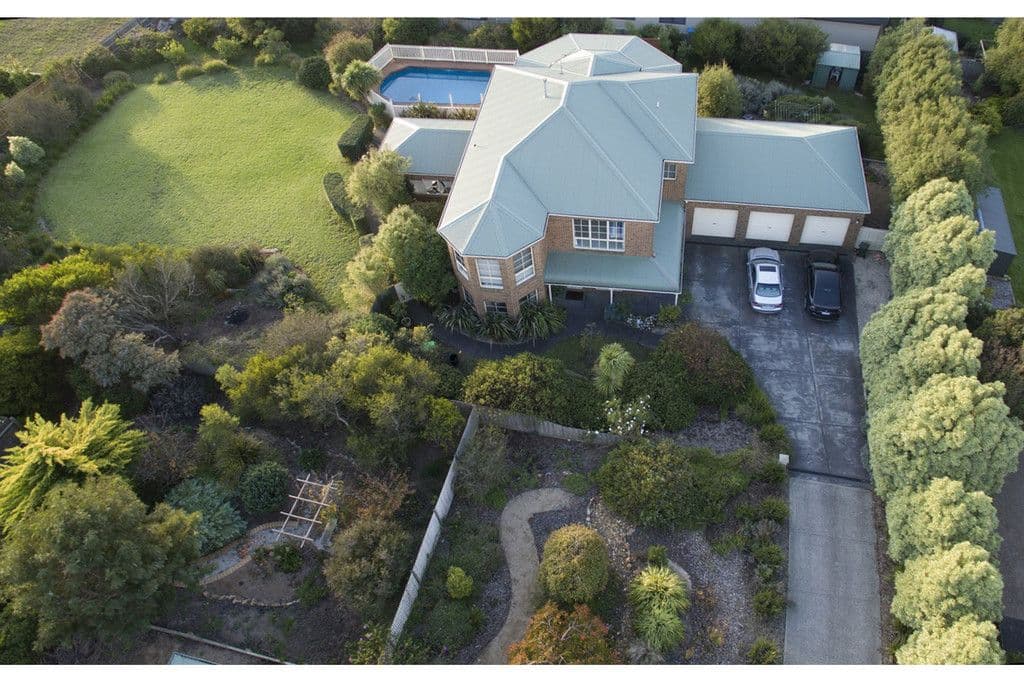 7 Esher Rise, Mount Martha VIC 3934, Mount Martha - Thumbnail 3