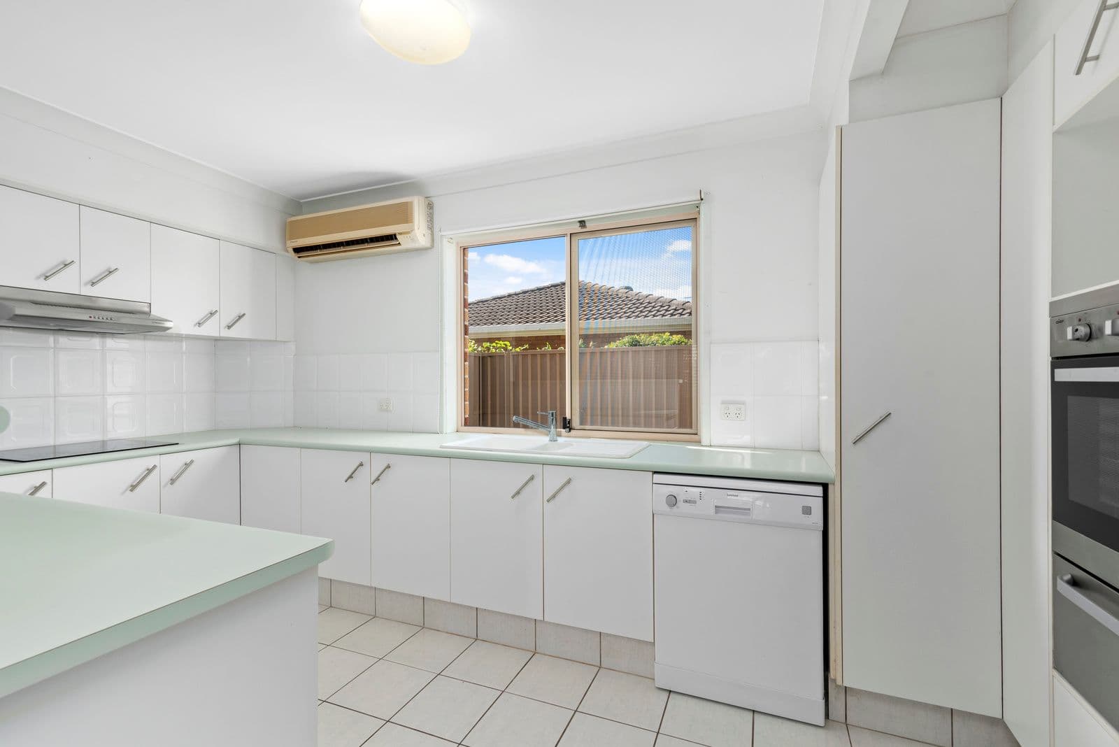 6-8 Cupania Place, Elanora QLD 4221, Elanora - Thumbnail 4