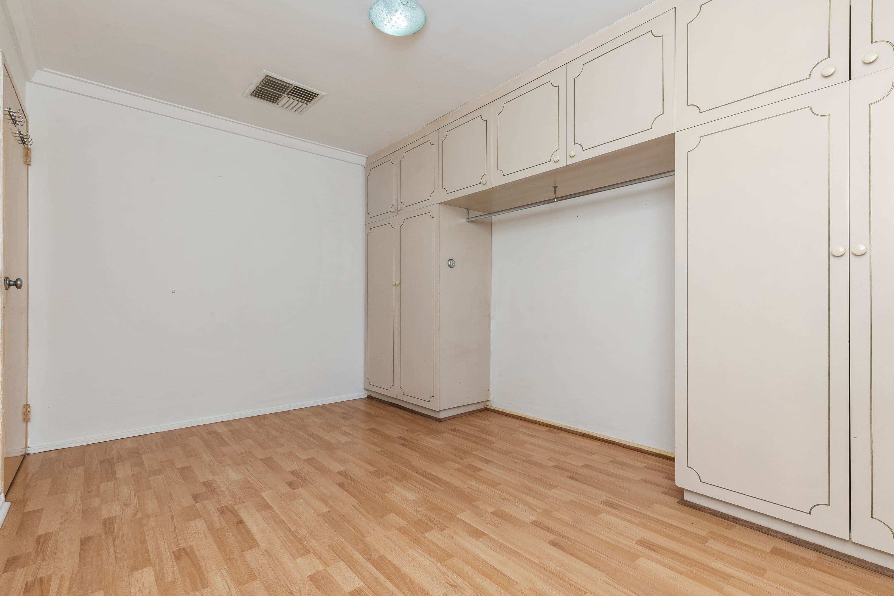 19 Maguire Avenue, Beechboro WA 6063, Beechboro - Thumbnail 5