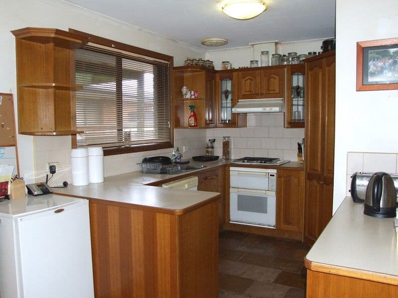 18  Frobisher Street, MELTON VIC 3337, Melton - Thumbnail 2