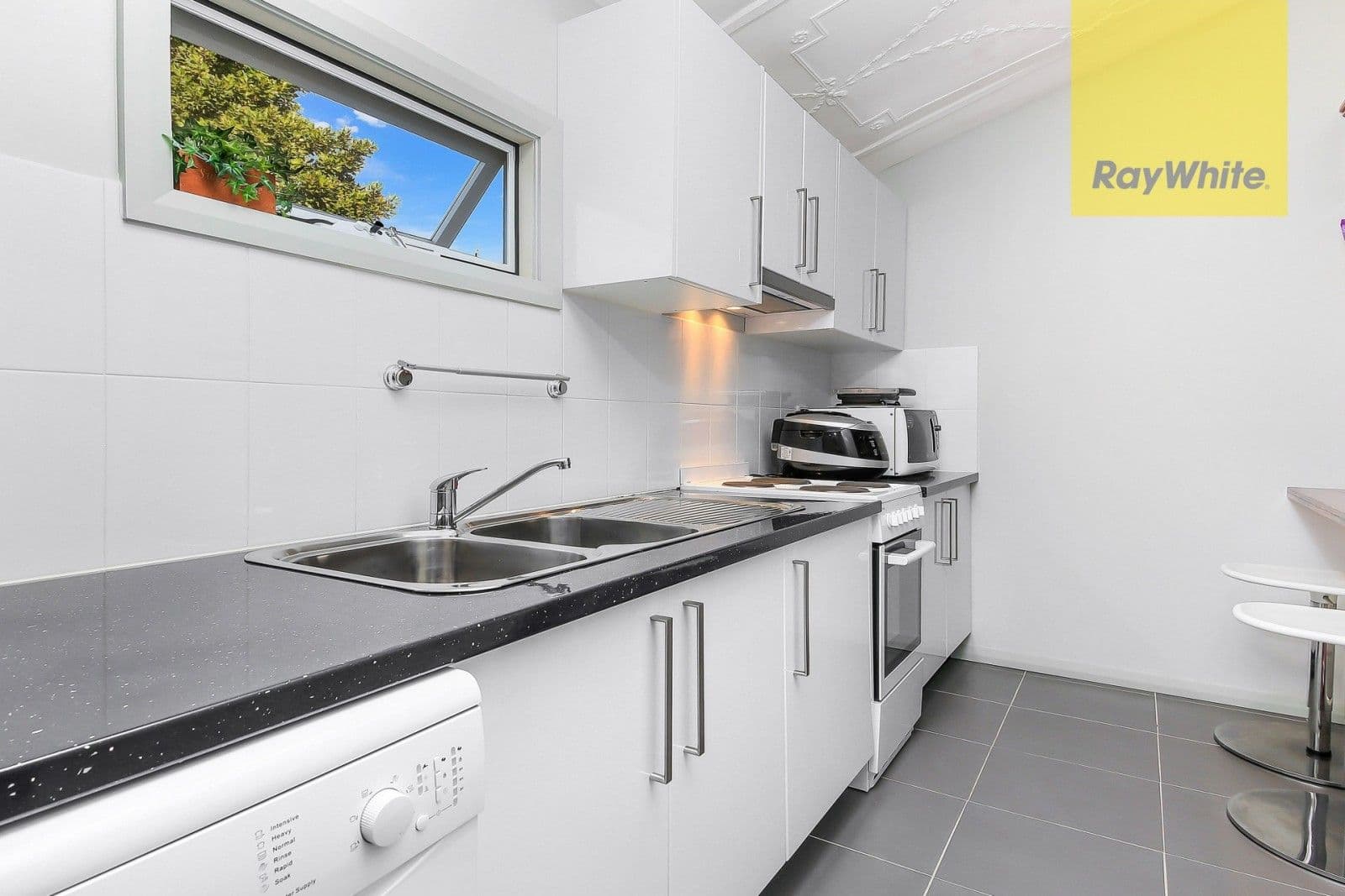 87 Woodville Road, Granville - Thumbnail 6