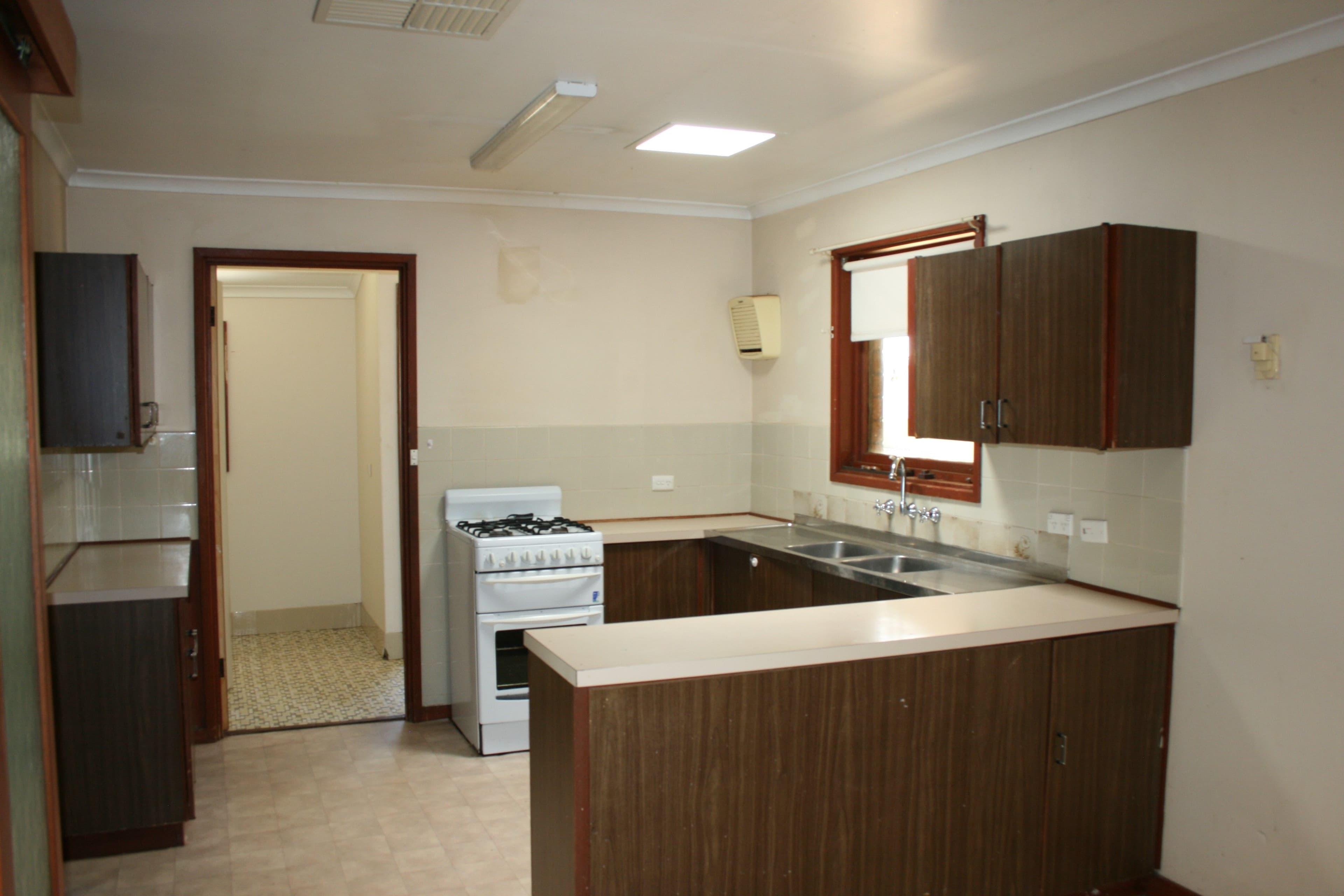 4 Stephen Crescent, Christie Downs SA 5164, Christie Downs - Thumbnail 2