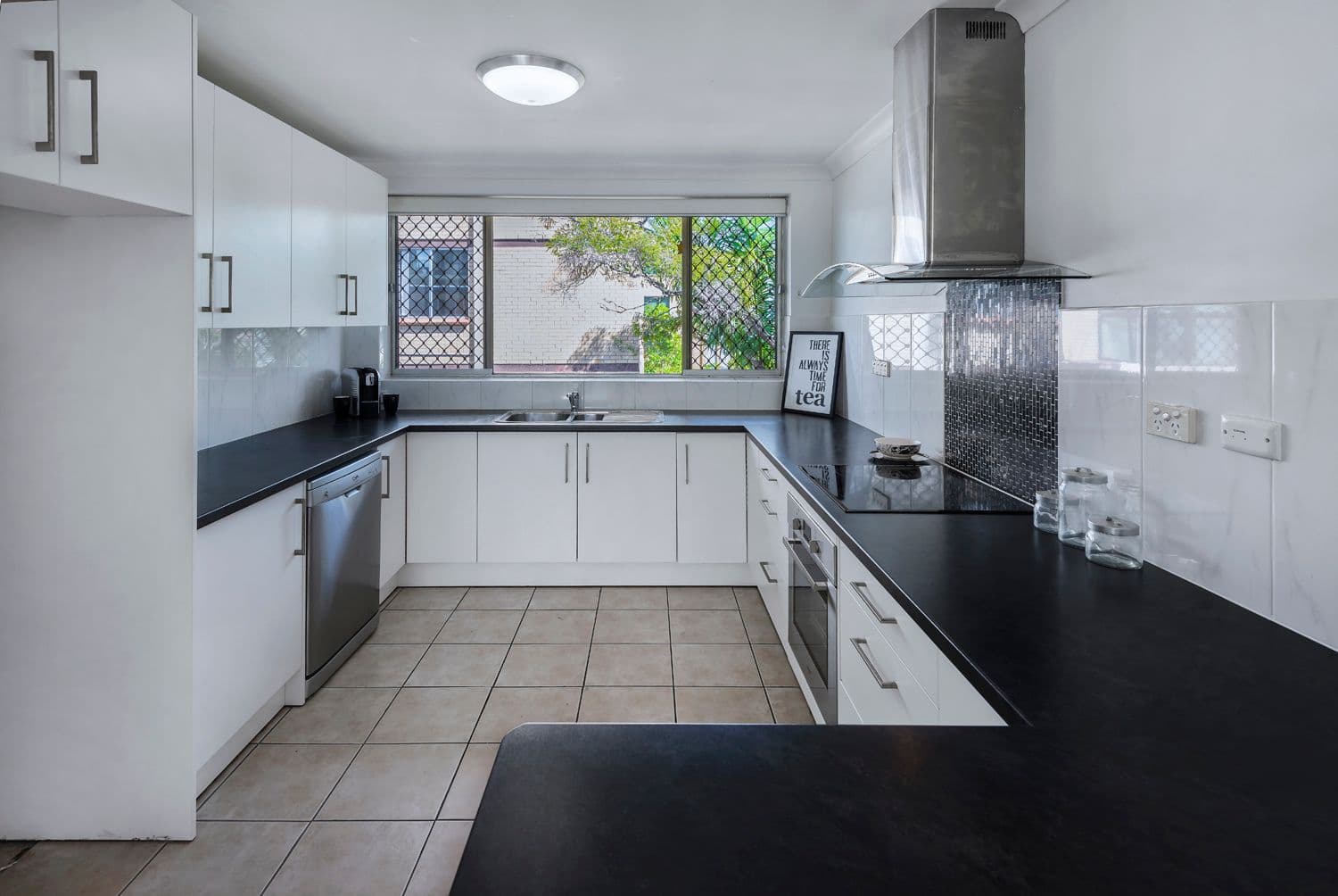 98 Oxlade Drive, New Farm QLD 4005, New Farm - Thumbnail 4