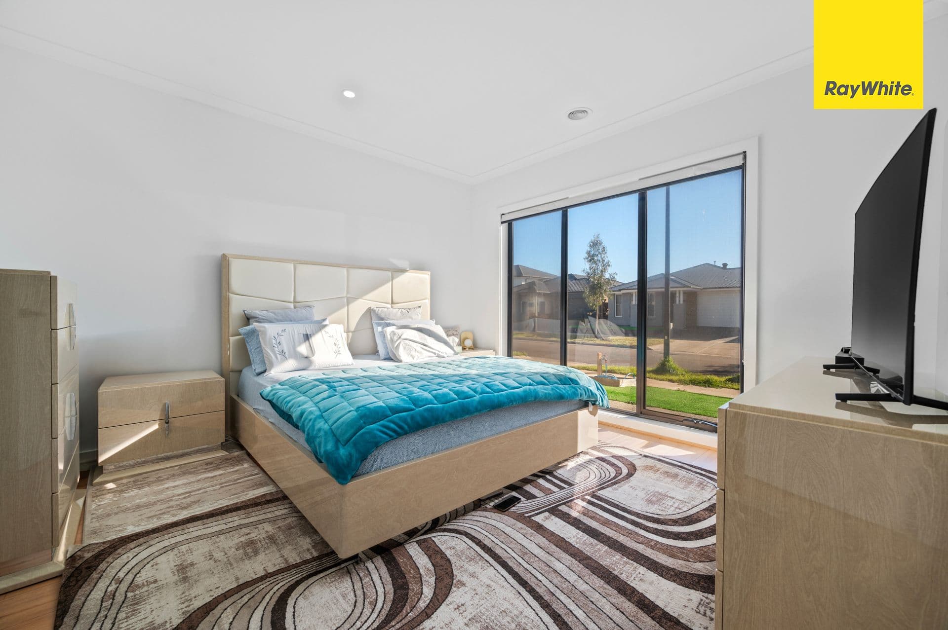 5 Yeoman Street, Melton South VIC 3338, Melton South - Thumbnail 2