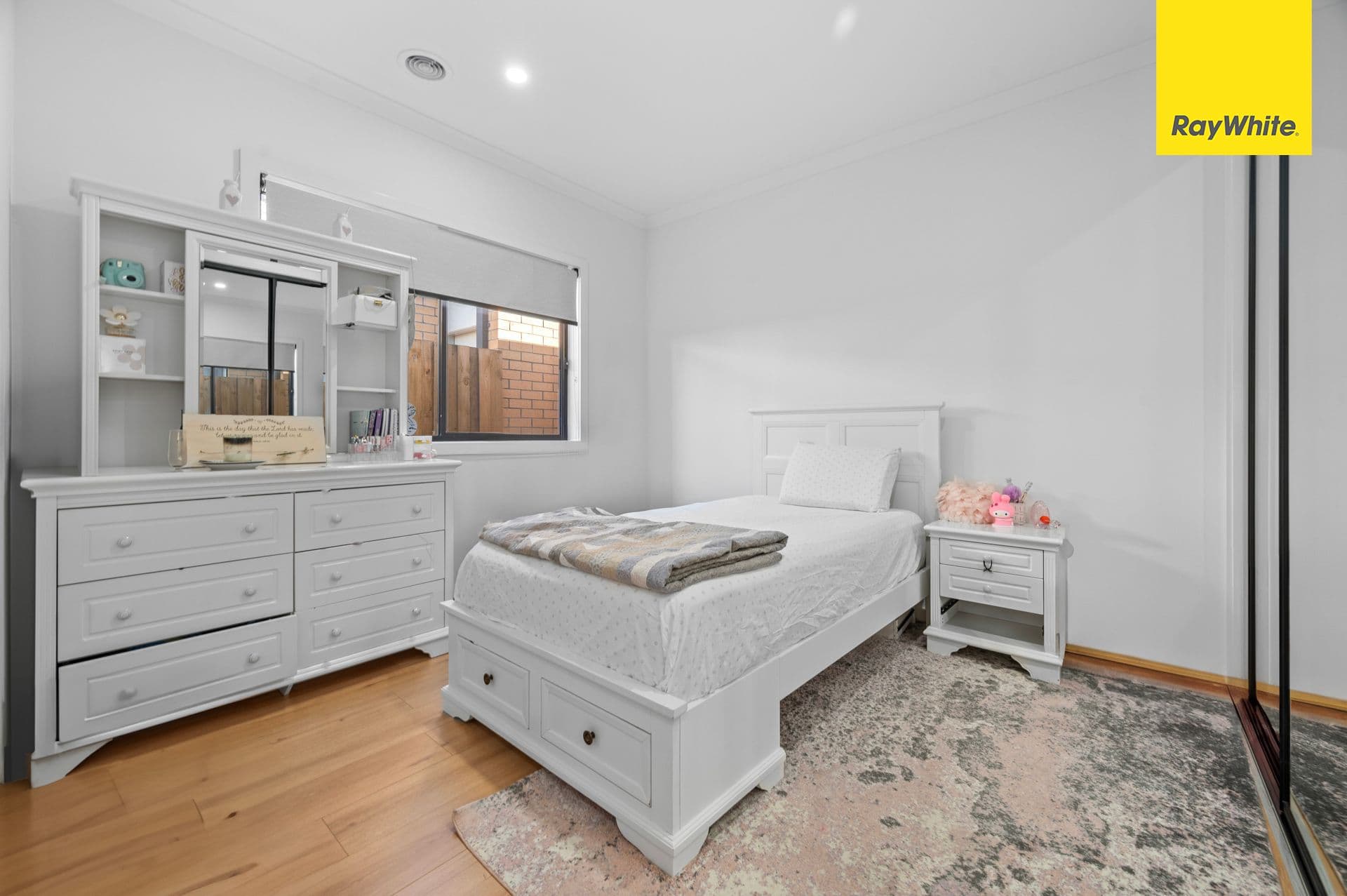 5 Yeoman Street, Melton South VIC 3338, Melton South - Thumbnail 4