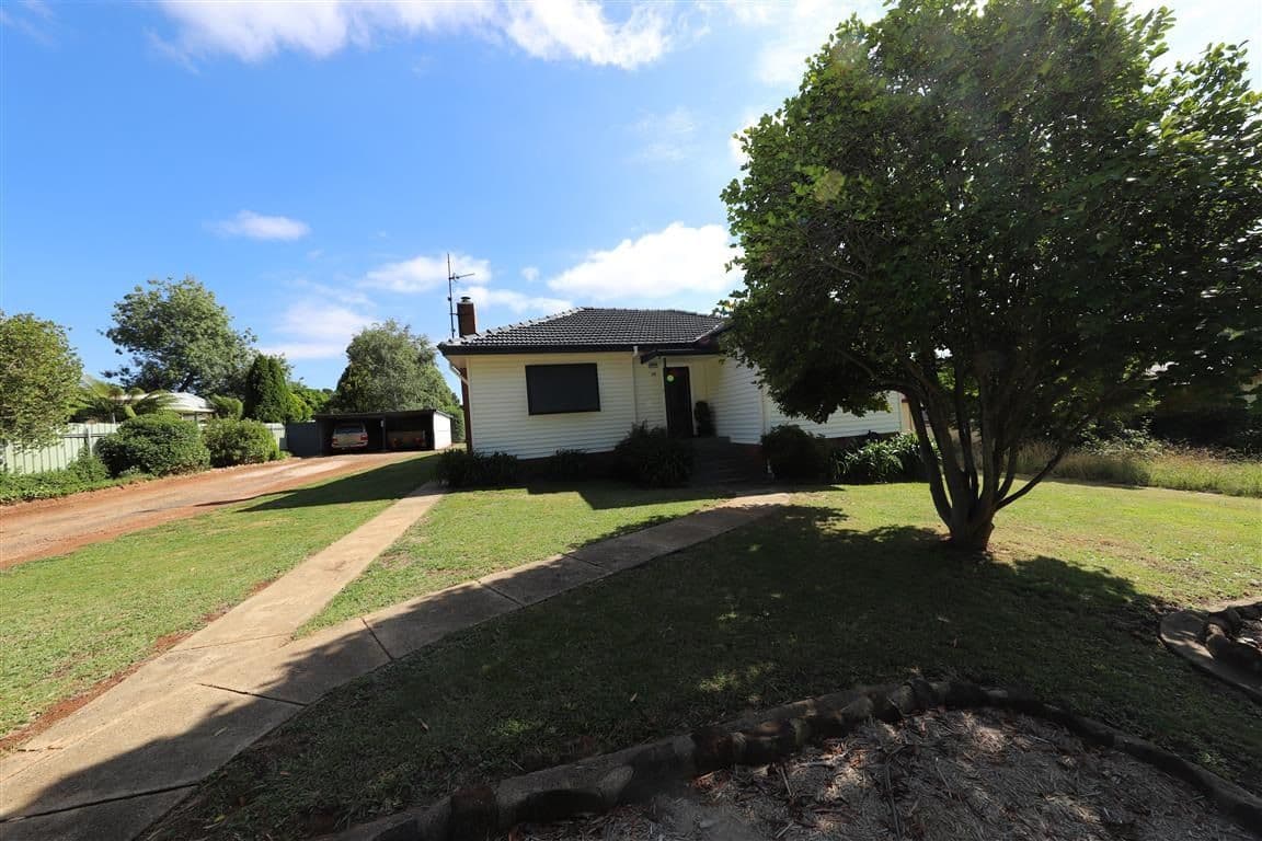 28 Park Avenue, Batlow NSW 2730, Batlow - Image 1