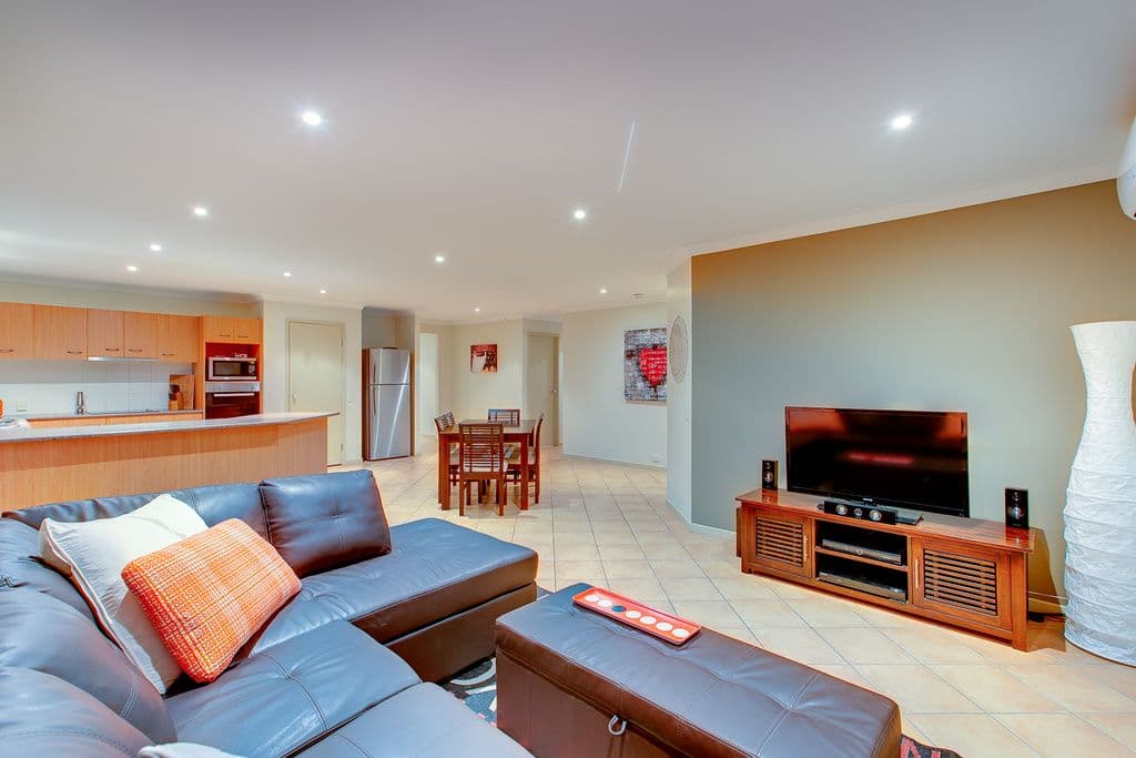 8 Holborn Court, ALEXANDRA HILLS QLD 4161, Alexandra Hills - Thumbnail 4