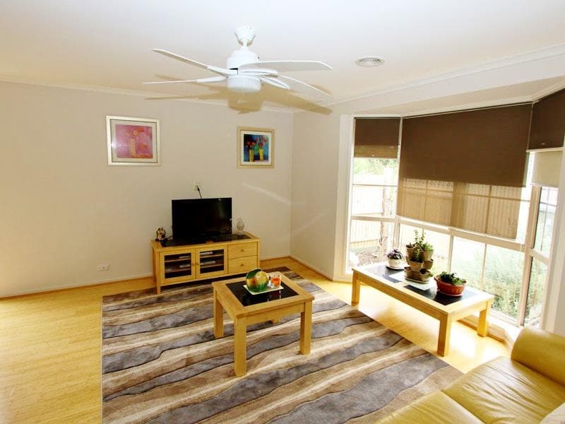 1/2 Alanson Avenue, Werribee - Thumbnail 2
