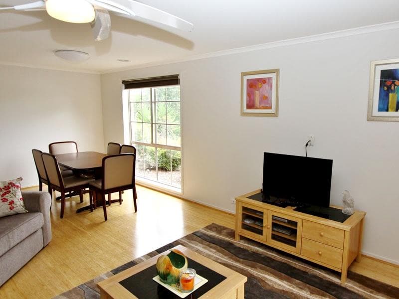 1/2 Alanson Avenue, Werribee - Thumbnail 3