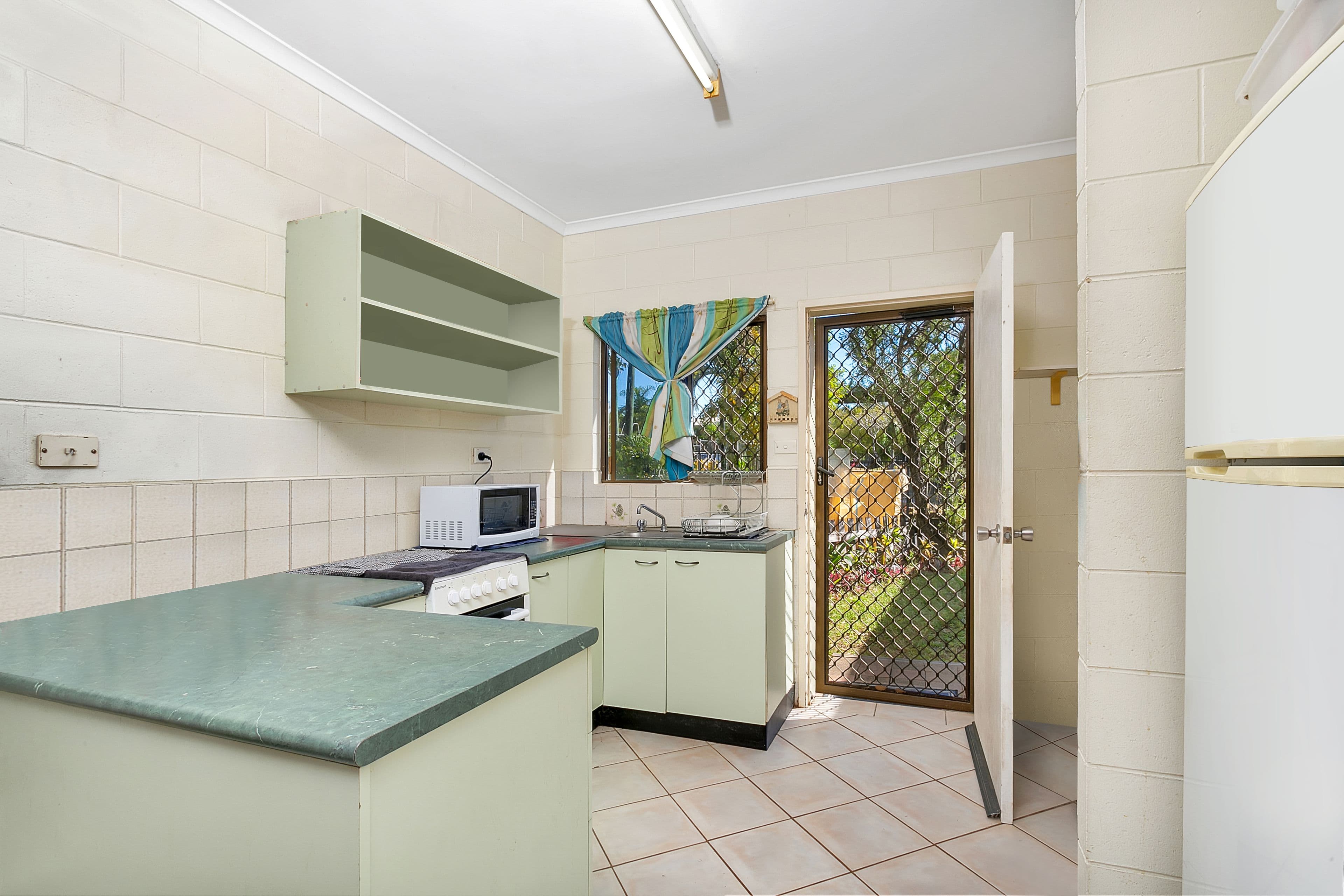 16 Fairweather Street, Yorkeys Knob QLD 4878, Yorkeys Knob - Thumbnail 3