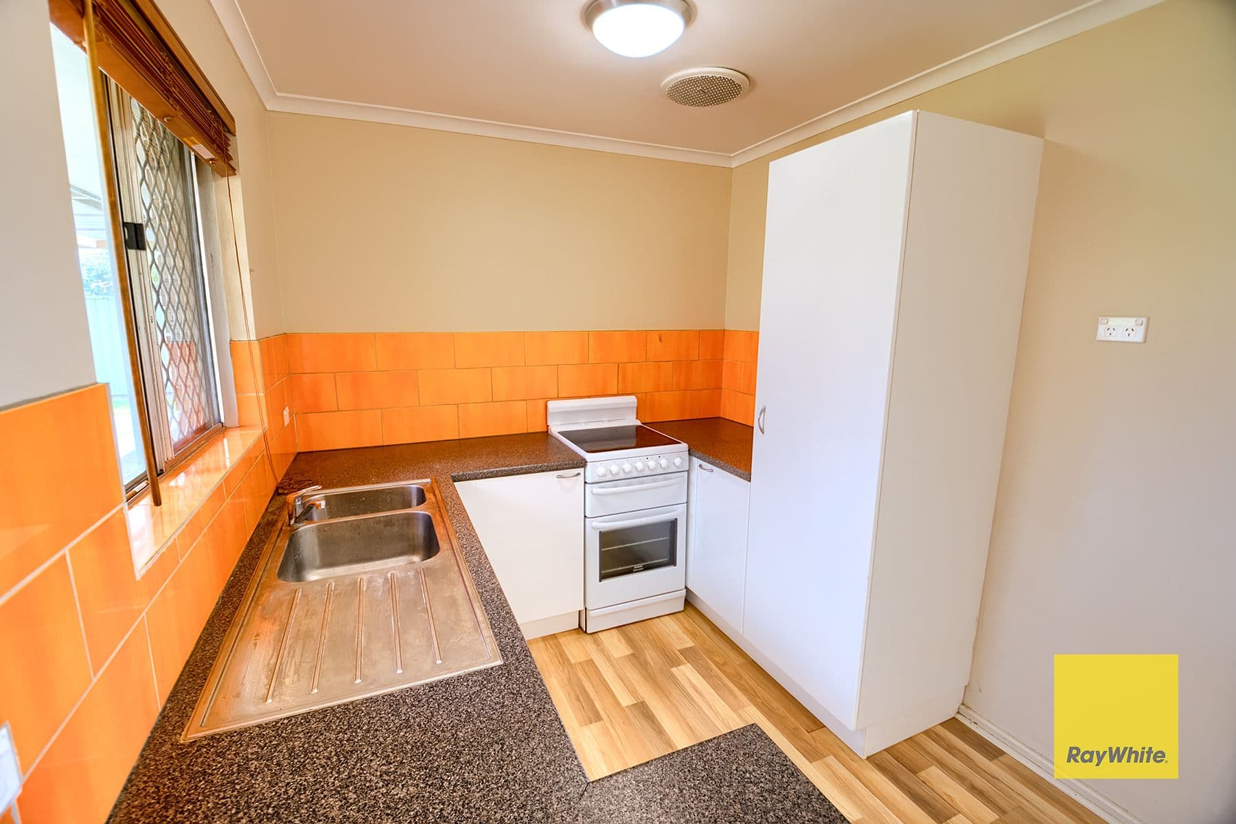 13 Katoomba Street, Orana WA 6330, Orana - Thumbnail 4