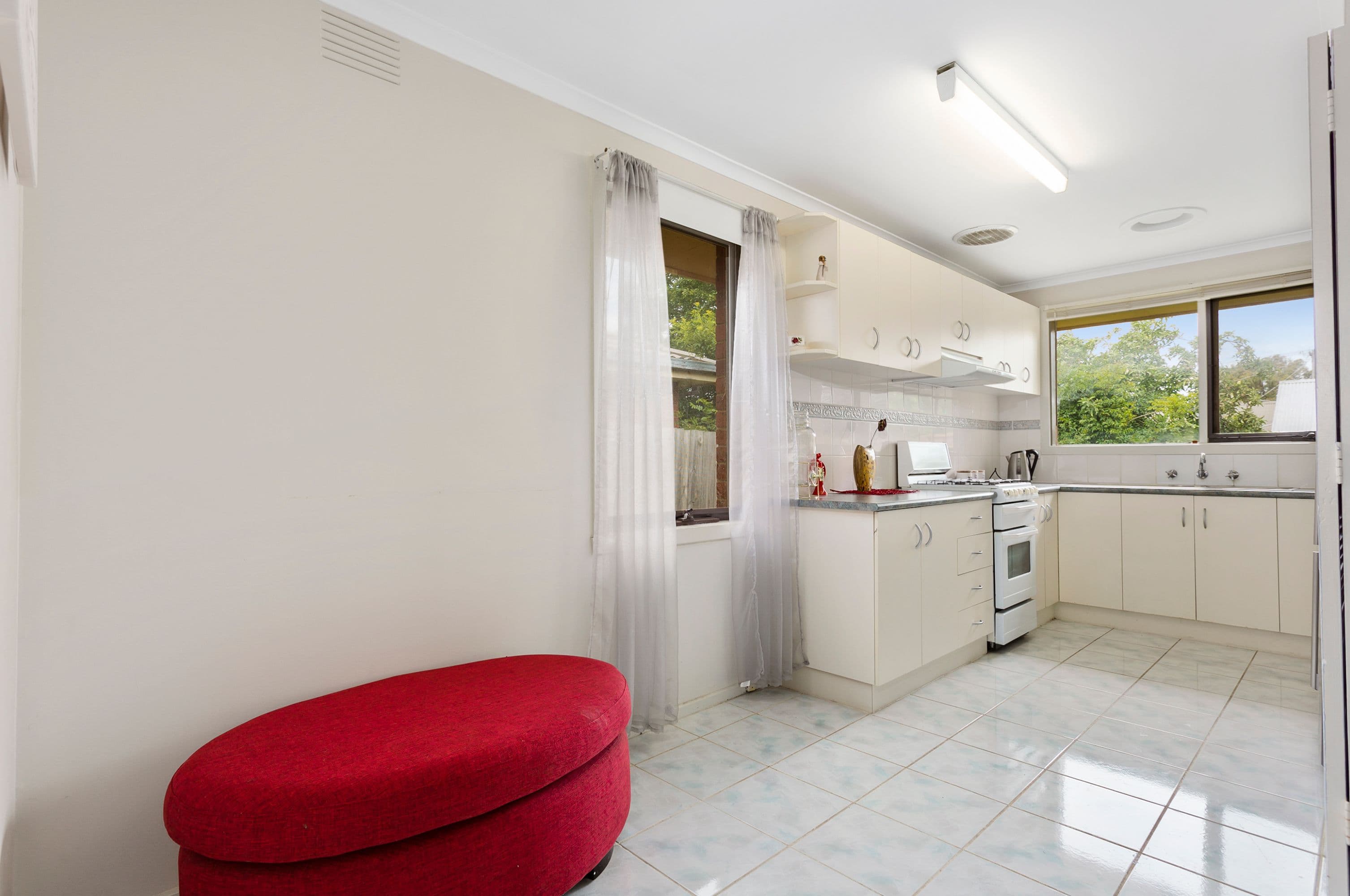 4 Guest Road, Pakenham VIC 3810, Pakenham - Thumbnail 3
