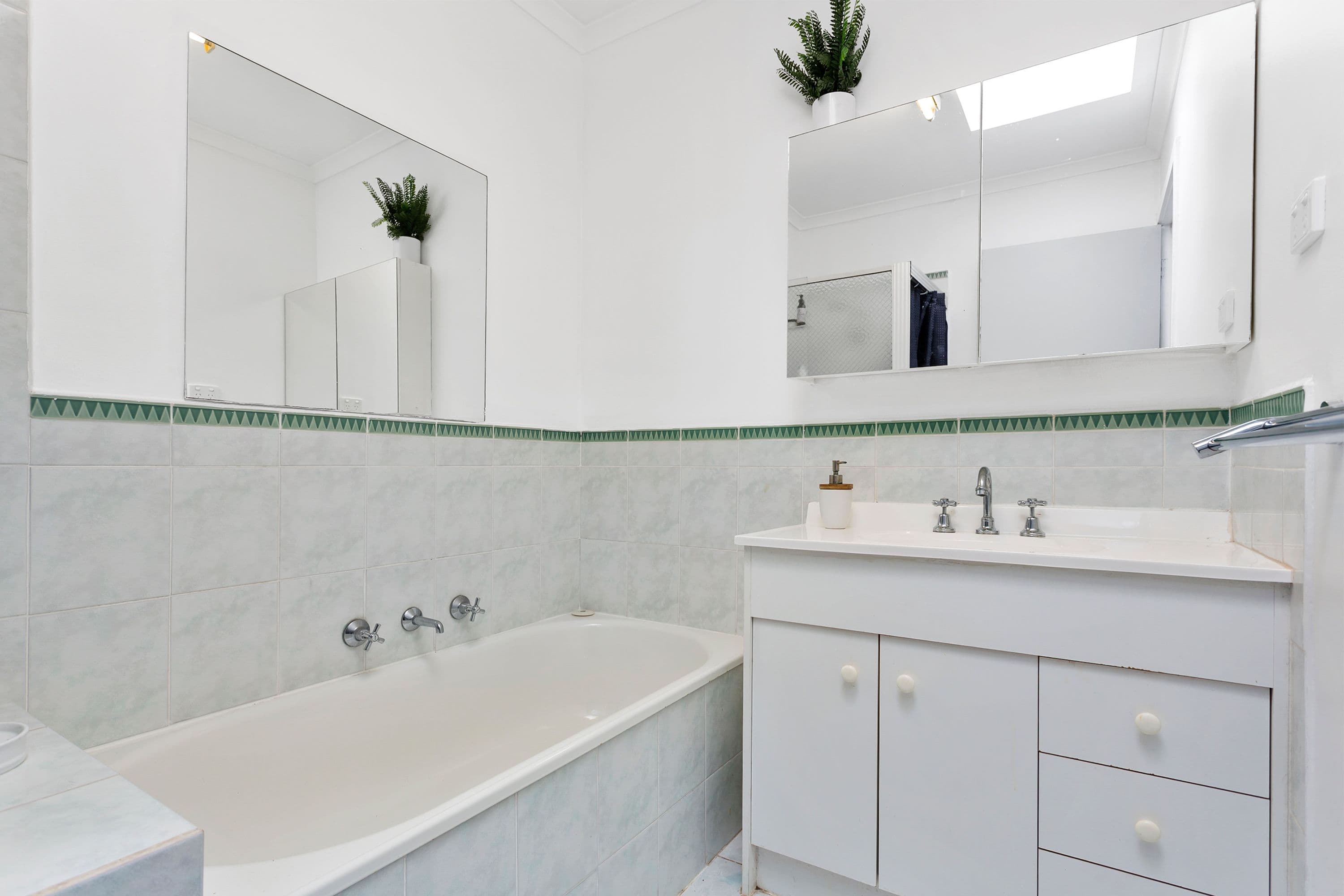 4 Guest Road, Pakenham VIC 3810, Pakenham - Thumbnail 4