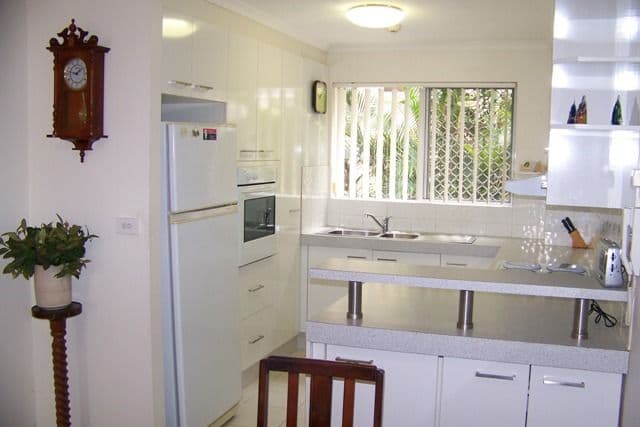 Apartment 30 'Markham Court', 36 Australia Avenue, BROADBEACH QLD 4218, Broadbeach - Thumbnail 5