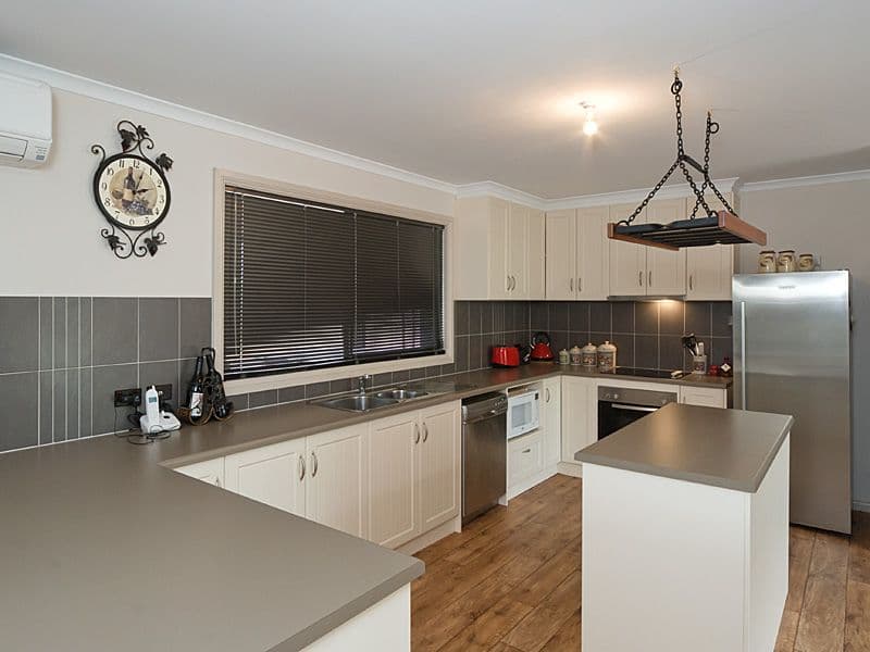 30 Lockaba Drive, Strathalbyn SA 5255, Strathalbyn - Thumbnail 2