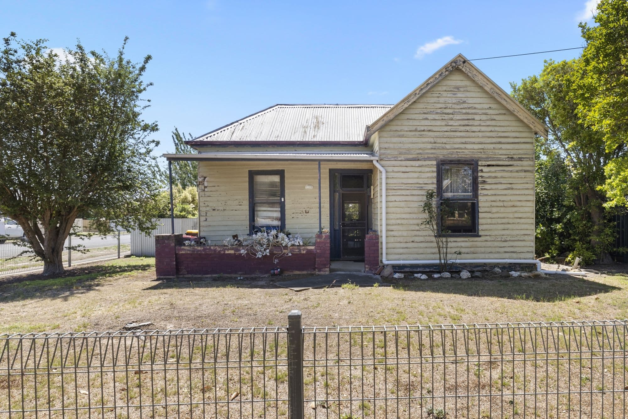 22 Carey Street, Ararat VIC 3377, Ararat - Thumbnail 2