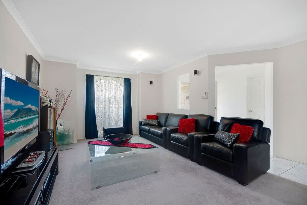 35 Shannon Drive, ALBION PARK NSW 2527, Albion Park - Thumbnail 2