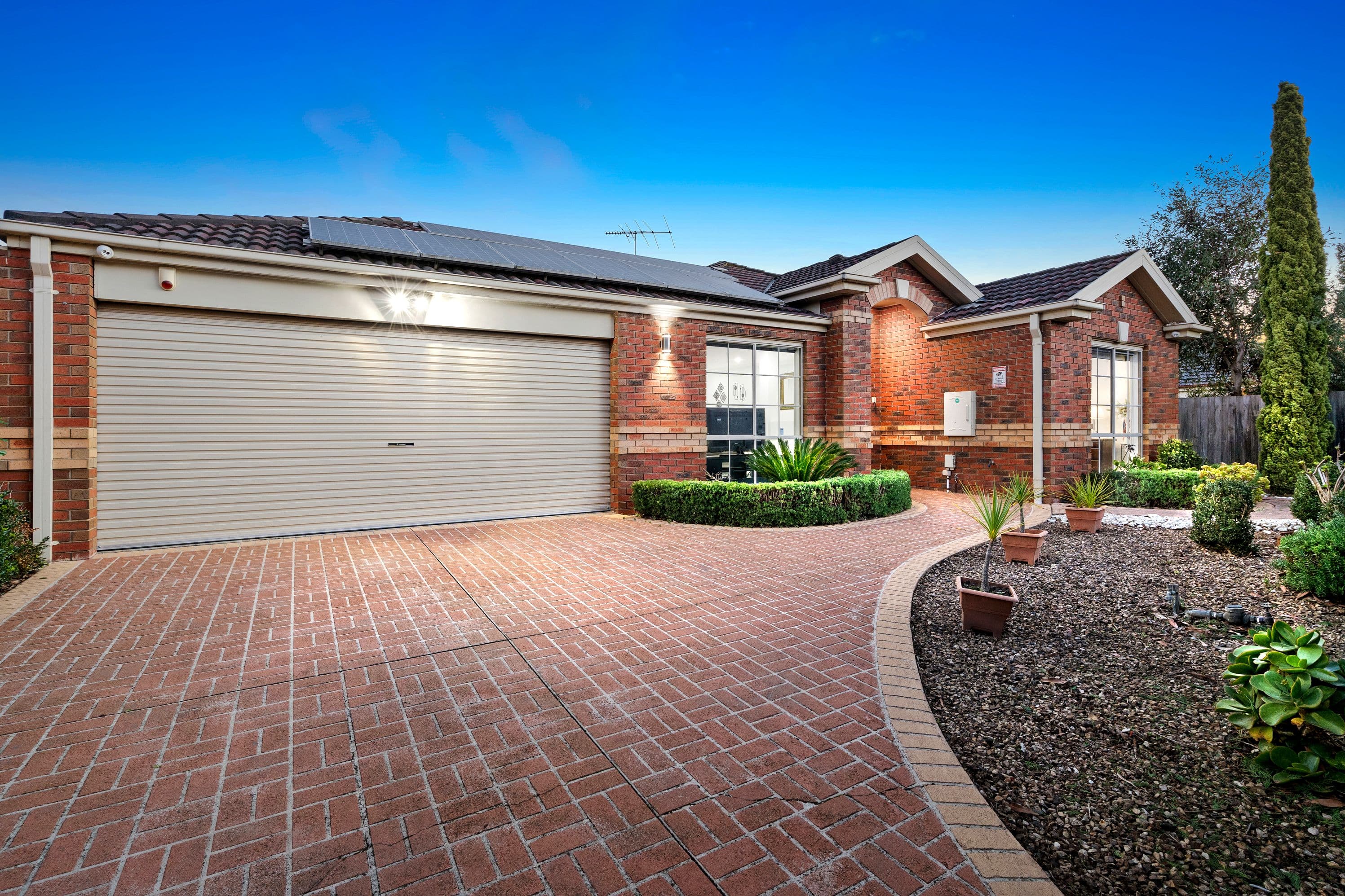 25 Rolain Avenue, South Morang VIC 3752, South Morang - Image 1