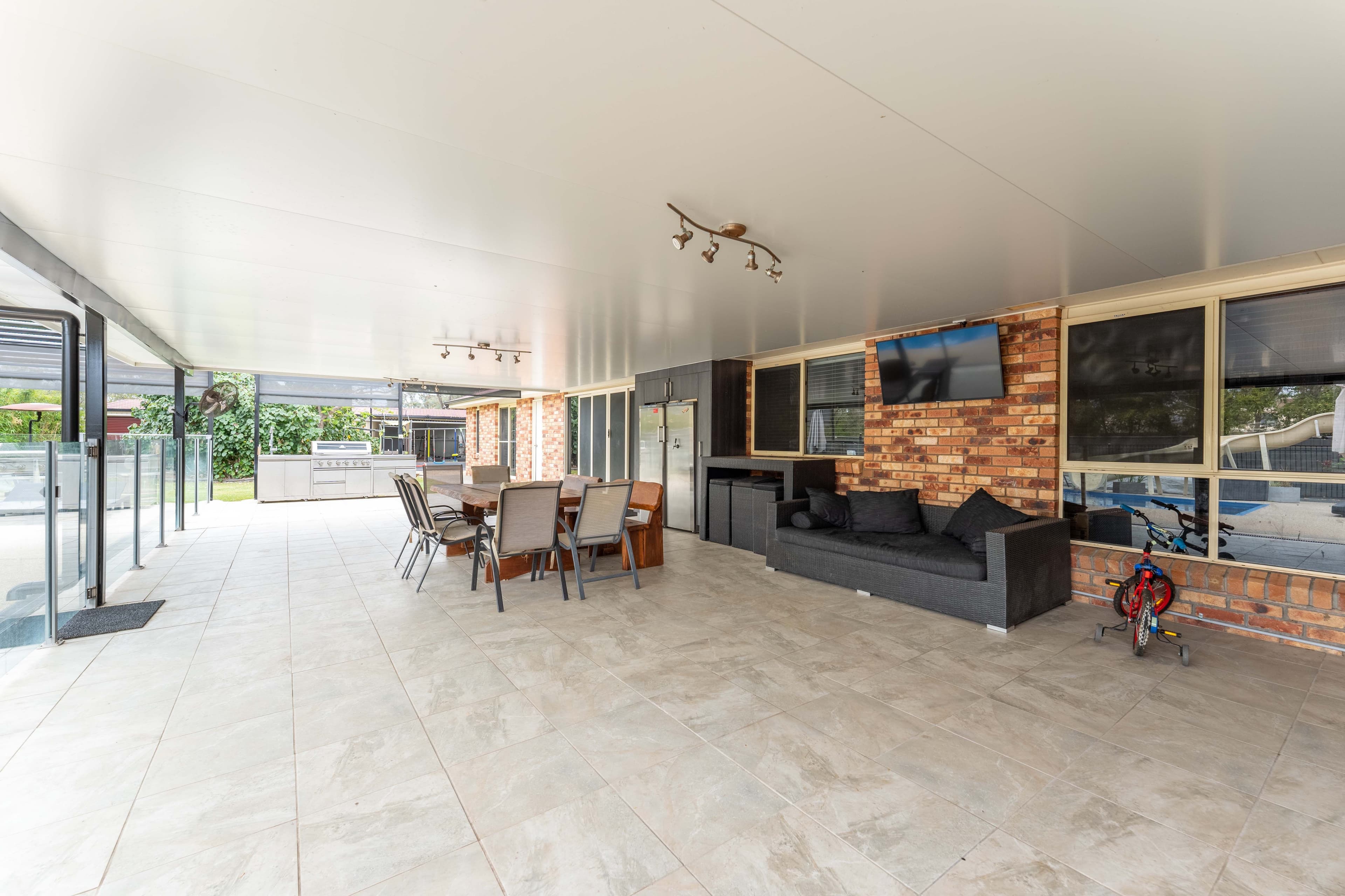 29 Edgewood Drive, Emerald QLD 4720, Emerald - Thumbnail 2