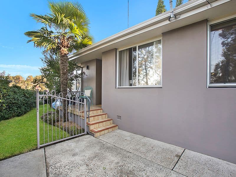 6 Conjola Place, Gymea Bay - Image 1