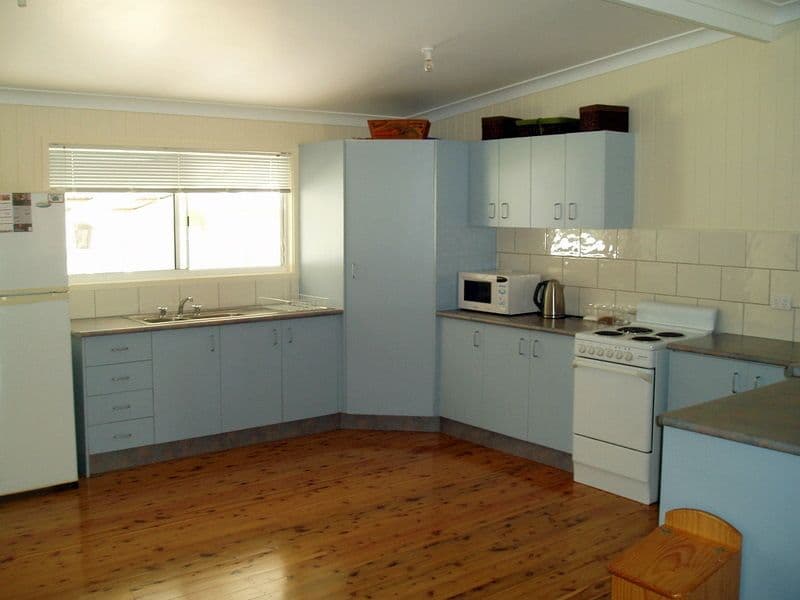 95 Watson Street, CHARLEVILLE QLD 4470, Charleville - Thumbnail 2