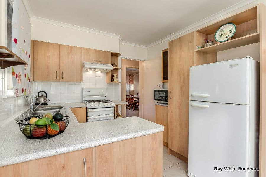 25 Sharpes Road, WATSONIA VIC 3087, Watsonia North - Thumbnail 3