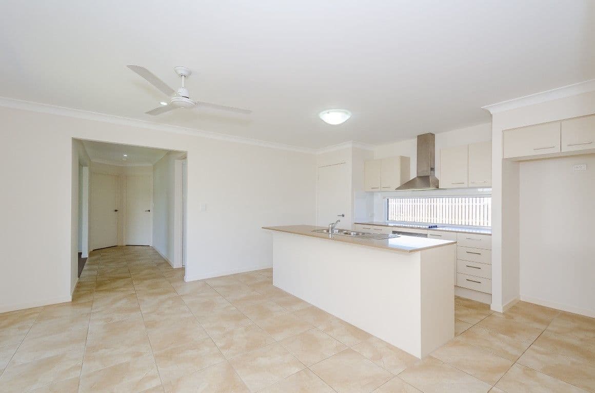 16 Clover Crescent, Boyne Island QLD 4680, Boyne Island - Thumbnail 3