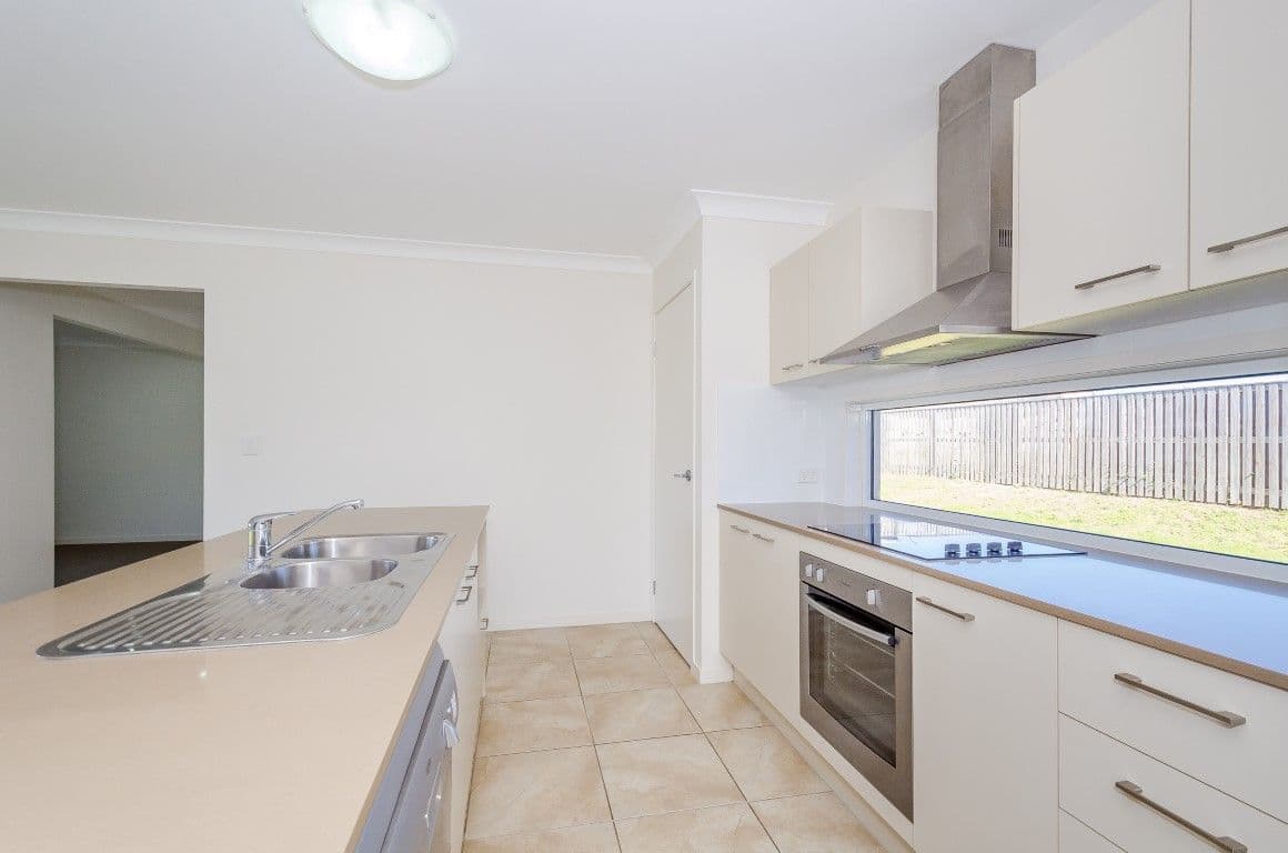 16 Clover Crescent, Boyne Island QLD 4680, Boyne Island - Thumbnail 4