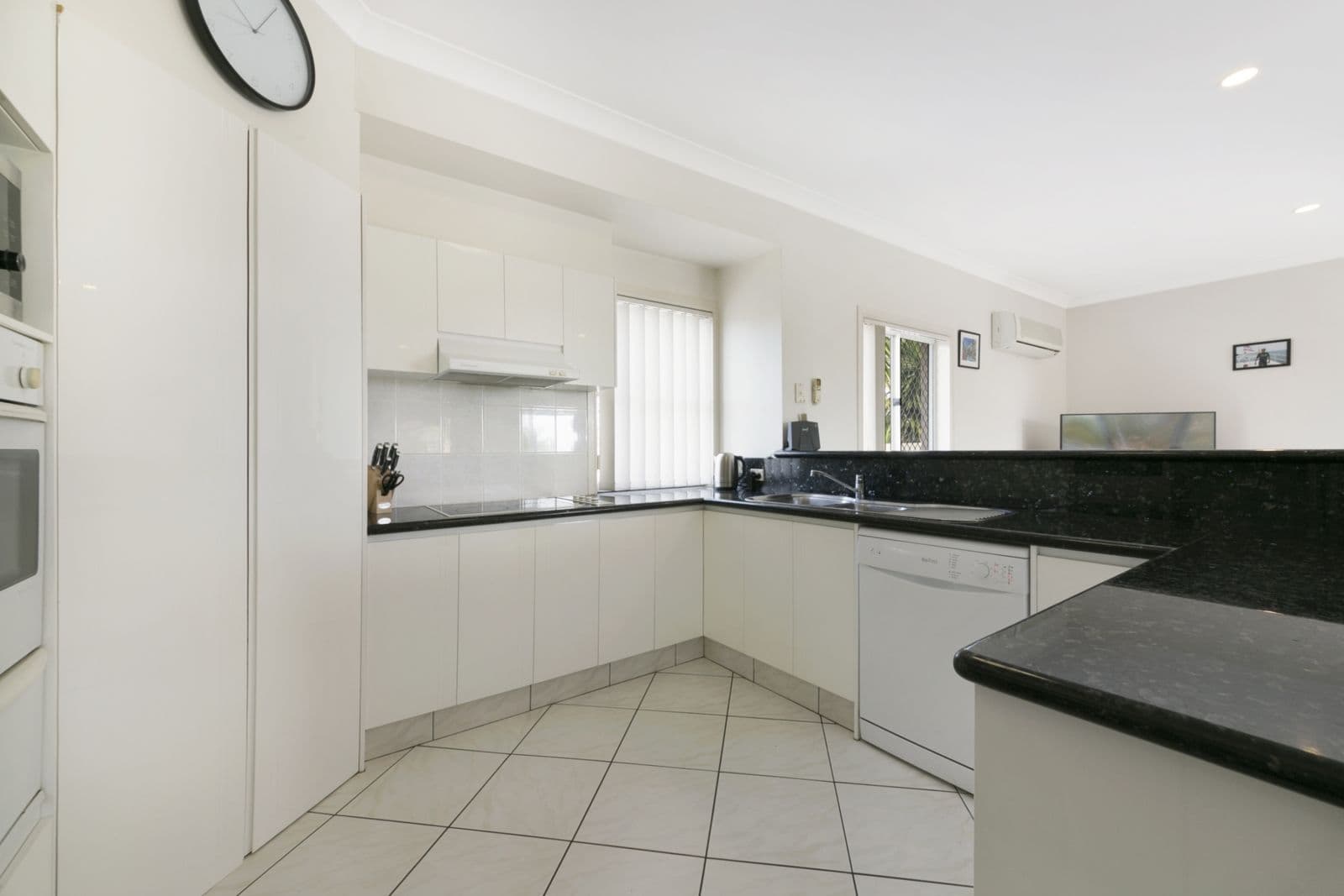 7 Highview Place, Parkwood QLD 4214, Parkwood - Thumbnail 6