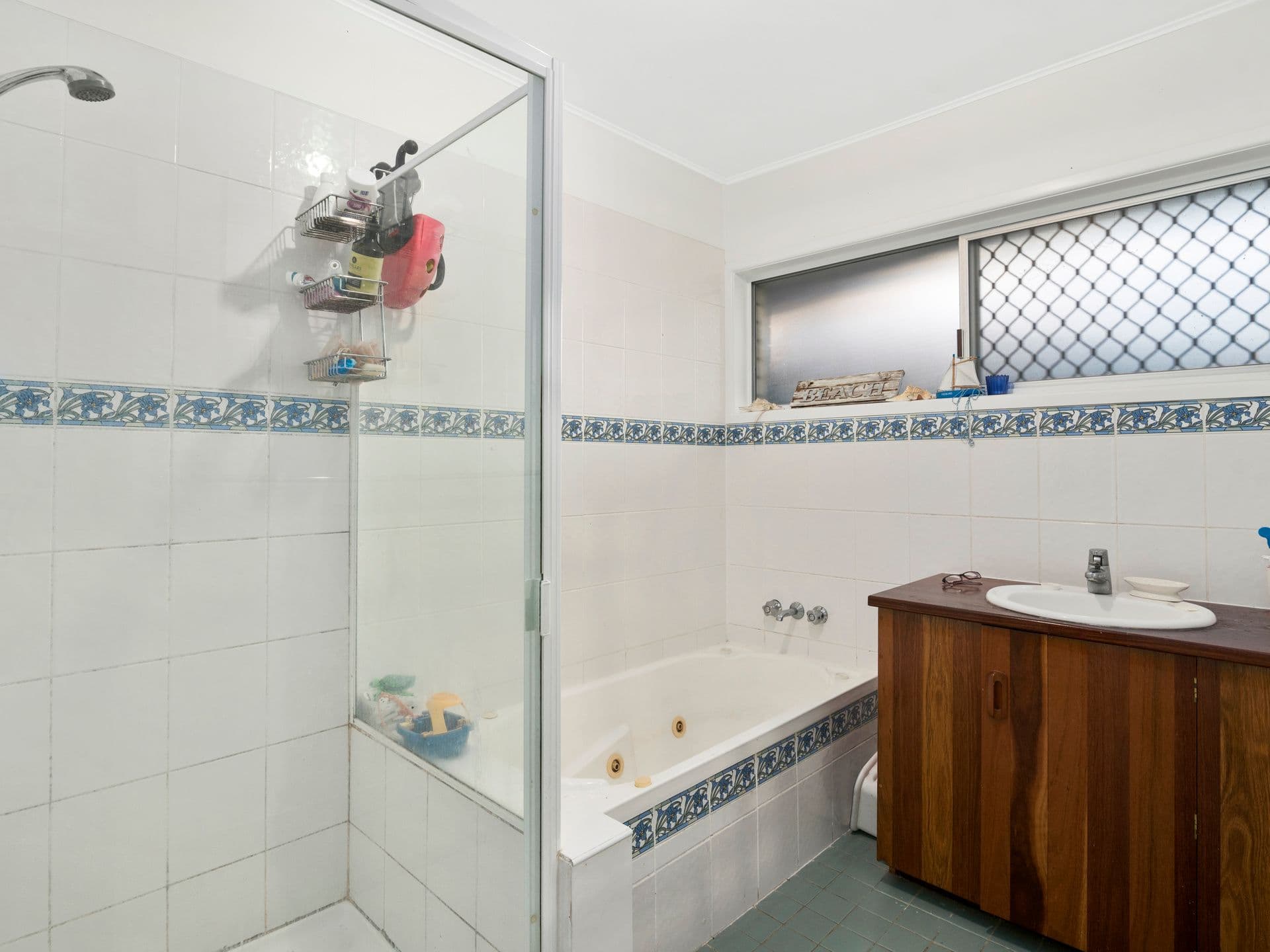 19 Cairns Avenue, Palm Beach QLD 4221, Palm Beach - Thumbnail 5