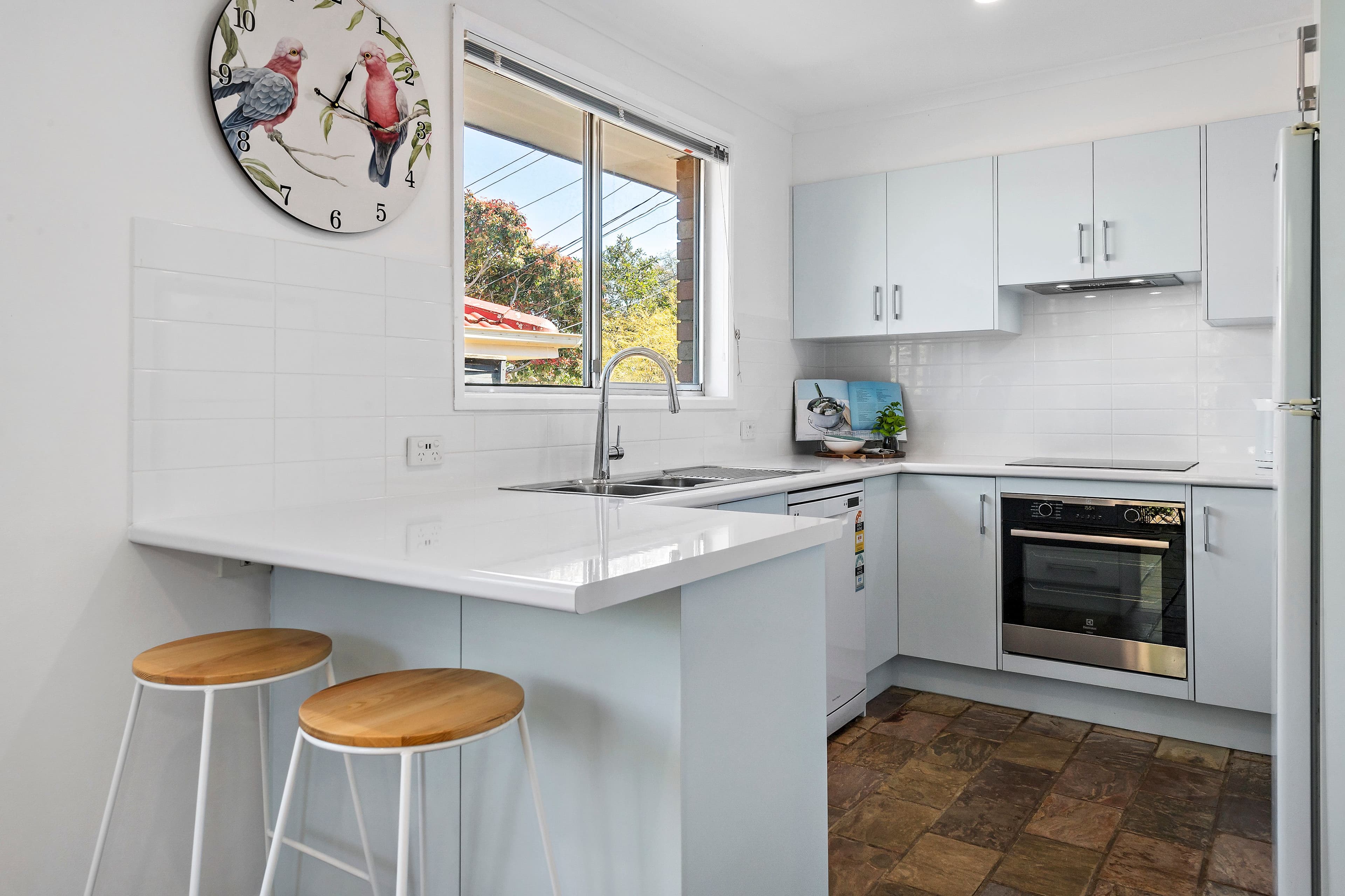 6 Amber Avenue, Frankston VIC 3199, Frankston - Thumbnail 2