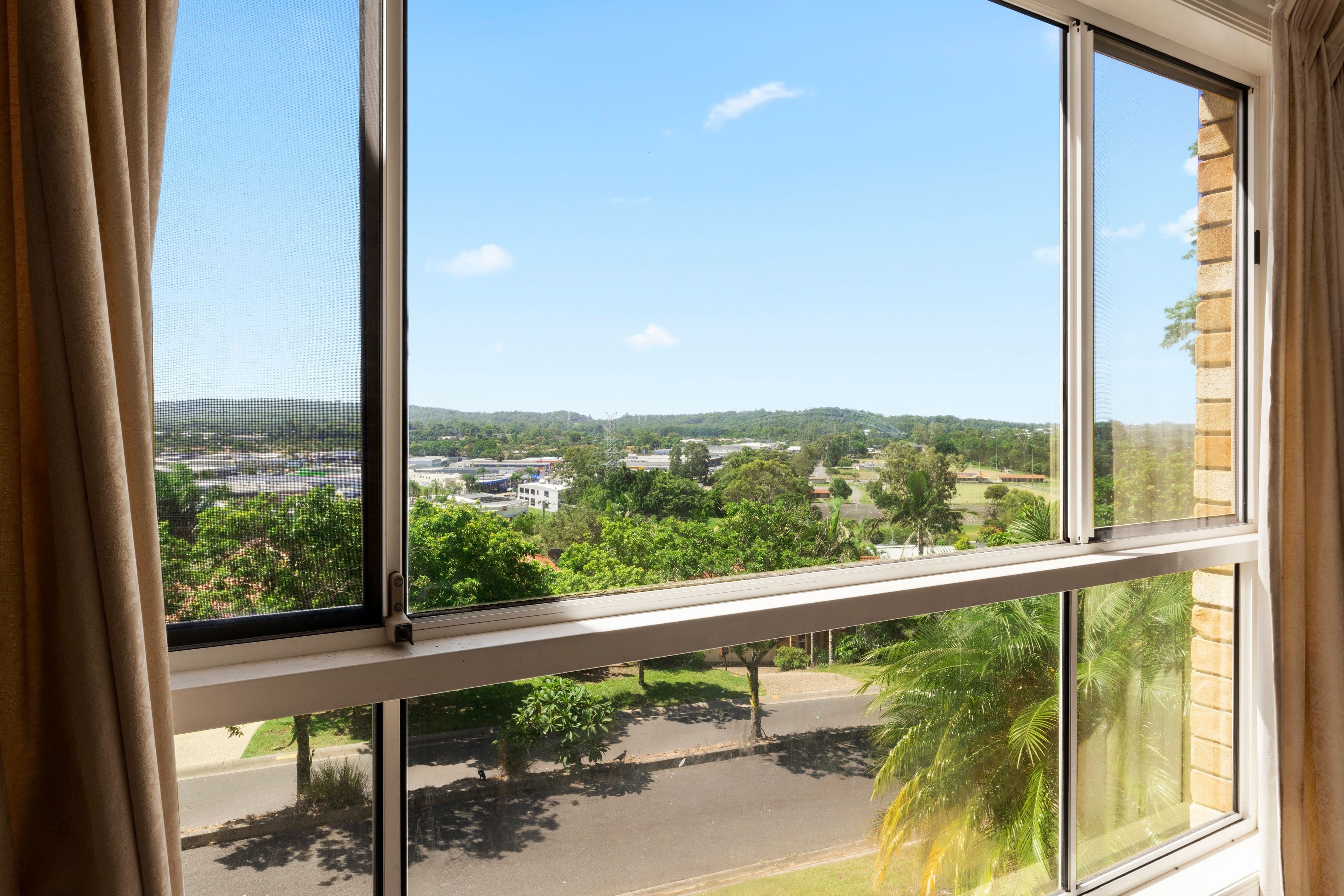 66 Paddington Drive, Carrara QLD 4211, Carrara - Thumbnail 3