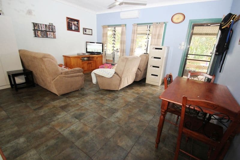 38 Clarke Crescent, KATHERINE NT 0850, Katherine - Thumbnail 2