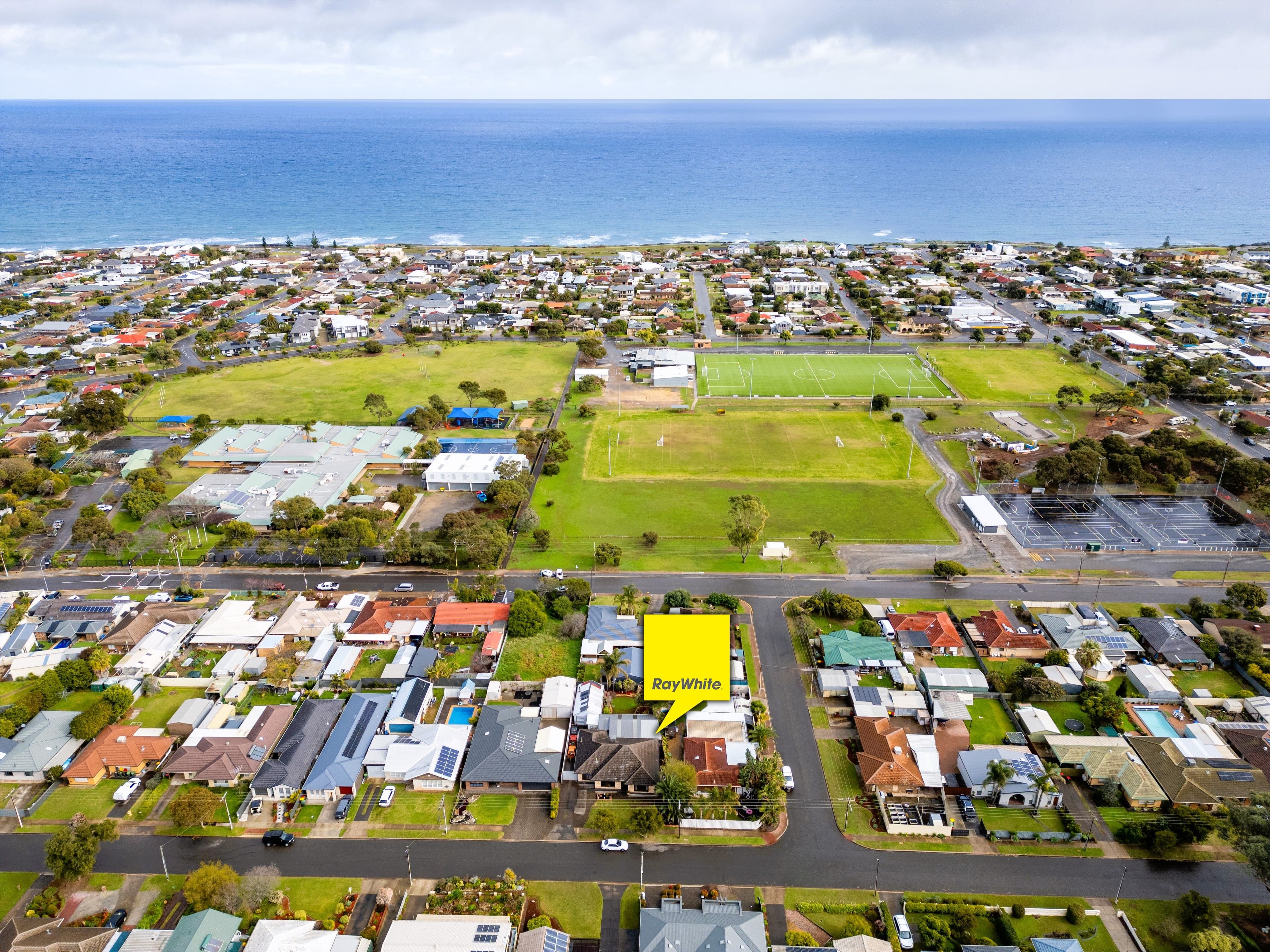 27 Robin Street, Port Noarlunga South SA 5167, Port Noarlunga South - Thumbnail 2
