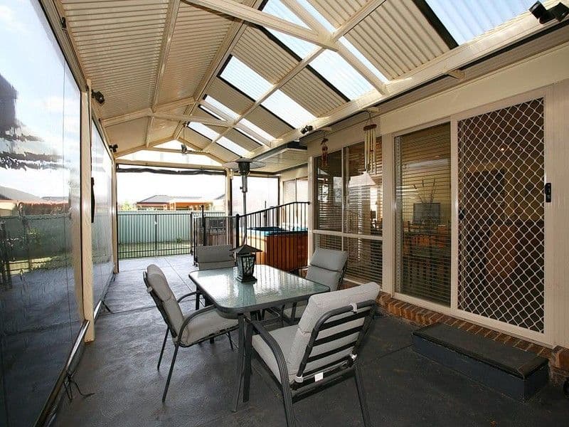 4 Woodchase Court, CRANBOURNE EAST VIC 3977, Cranbourne East - Thumbnail 3