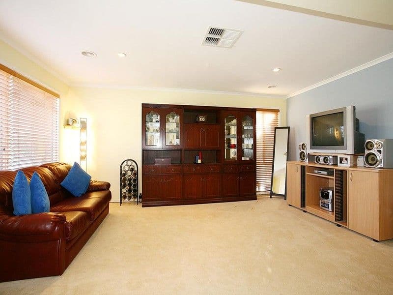 4 Woodchase Court, CRANBOURNE EAST VIC 3977, Cranbourne East - Thumbnail 6