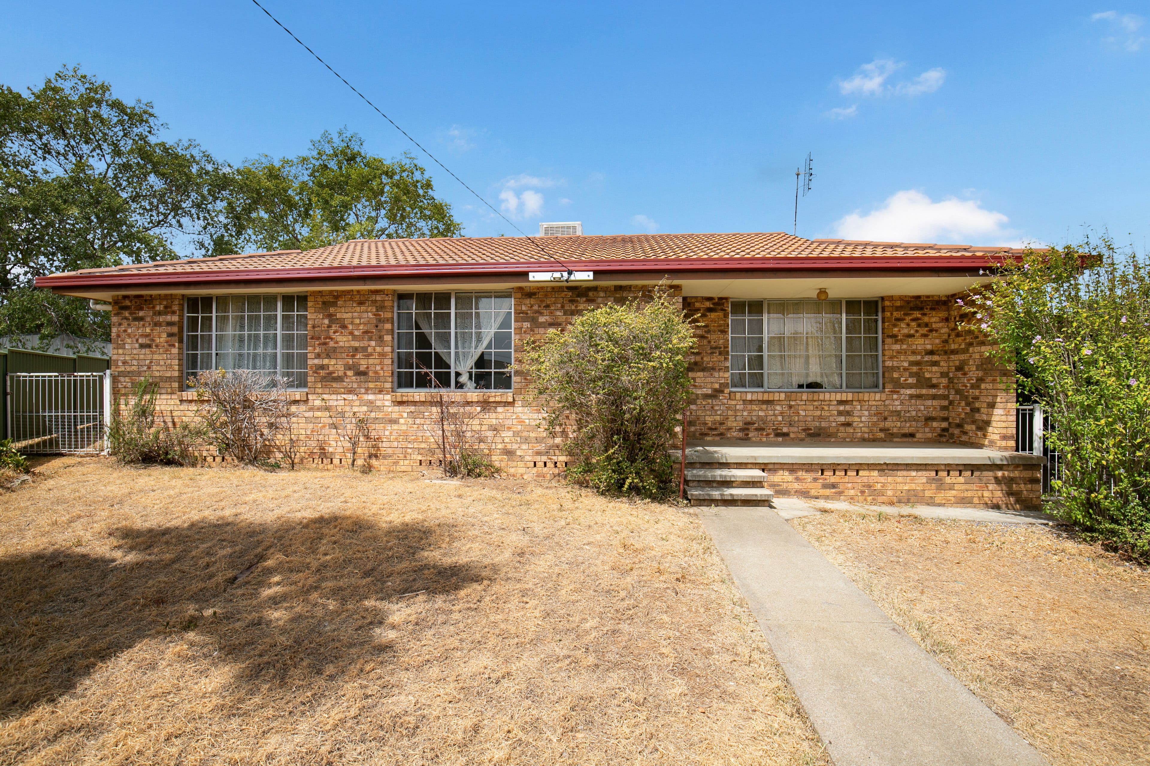 8 Frederick Place, Tamworth NSW 2340, Tamworth - Image 1